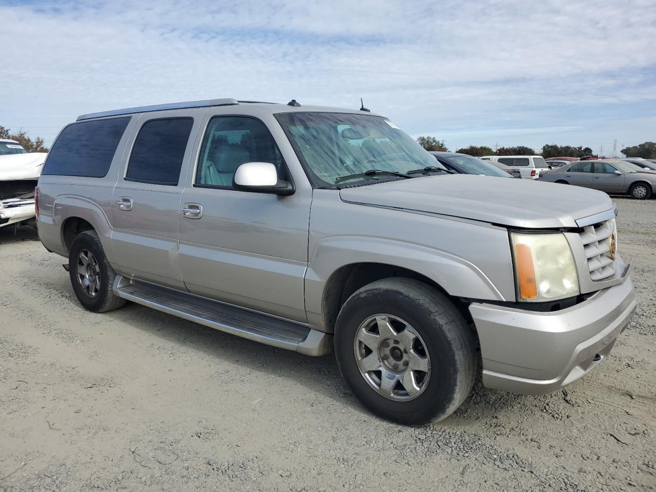 2003 Cadillac Escalade - Image 4