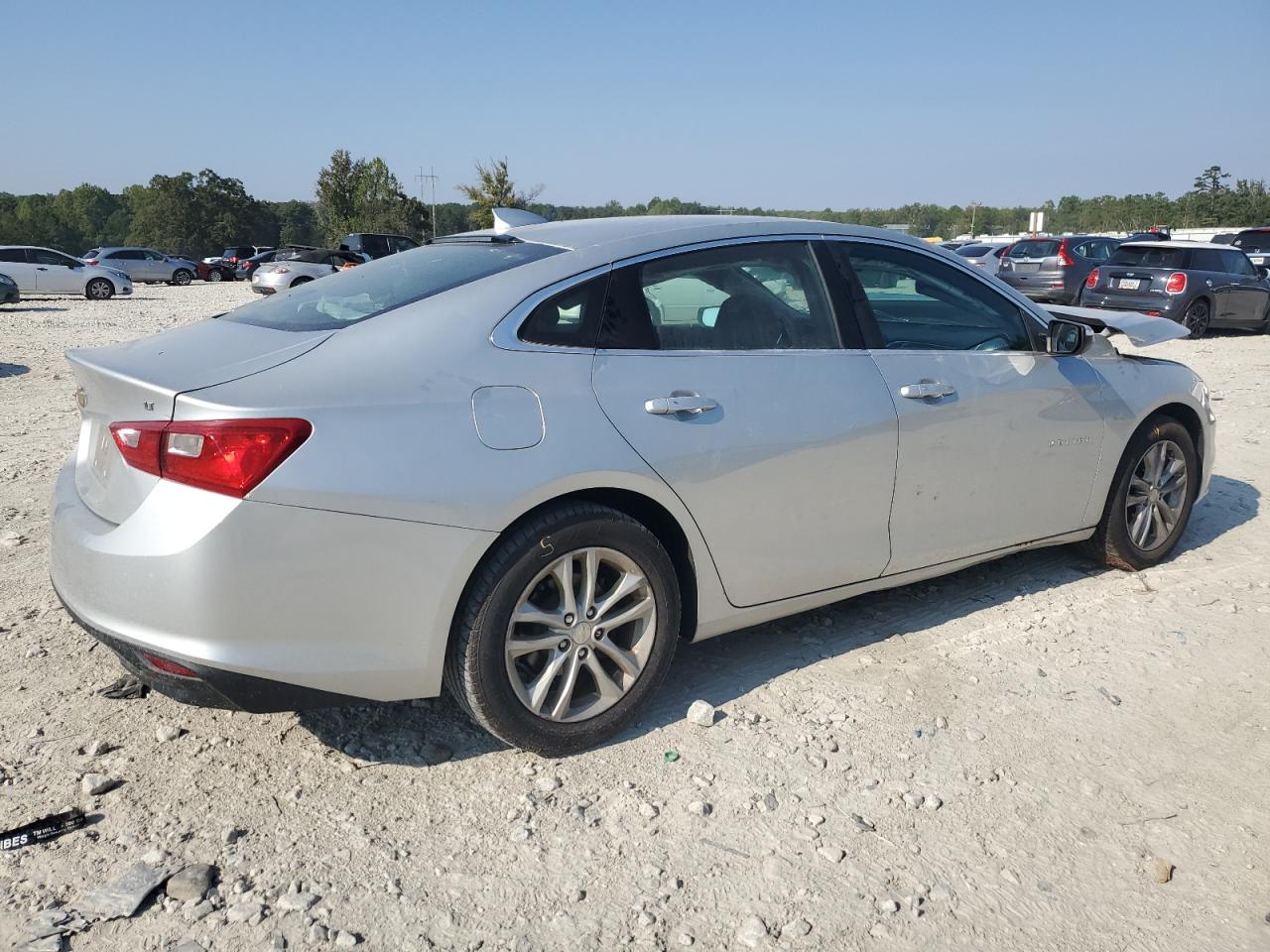 2018 Chevrolet Malibu - Image 3