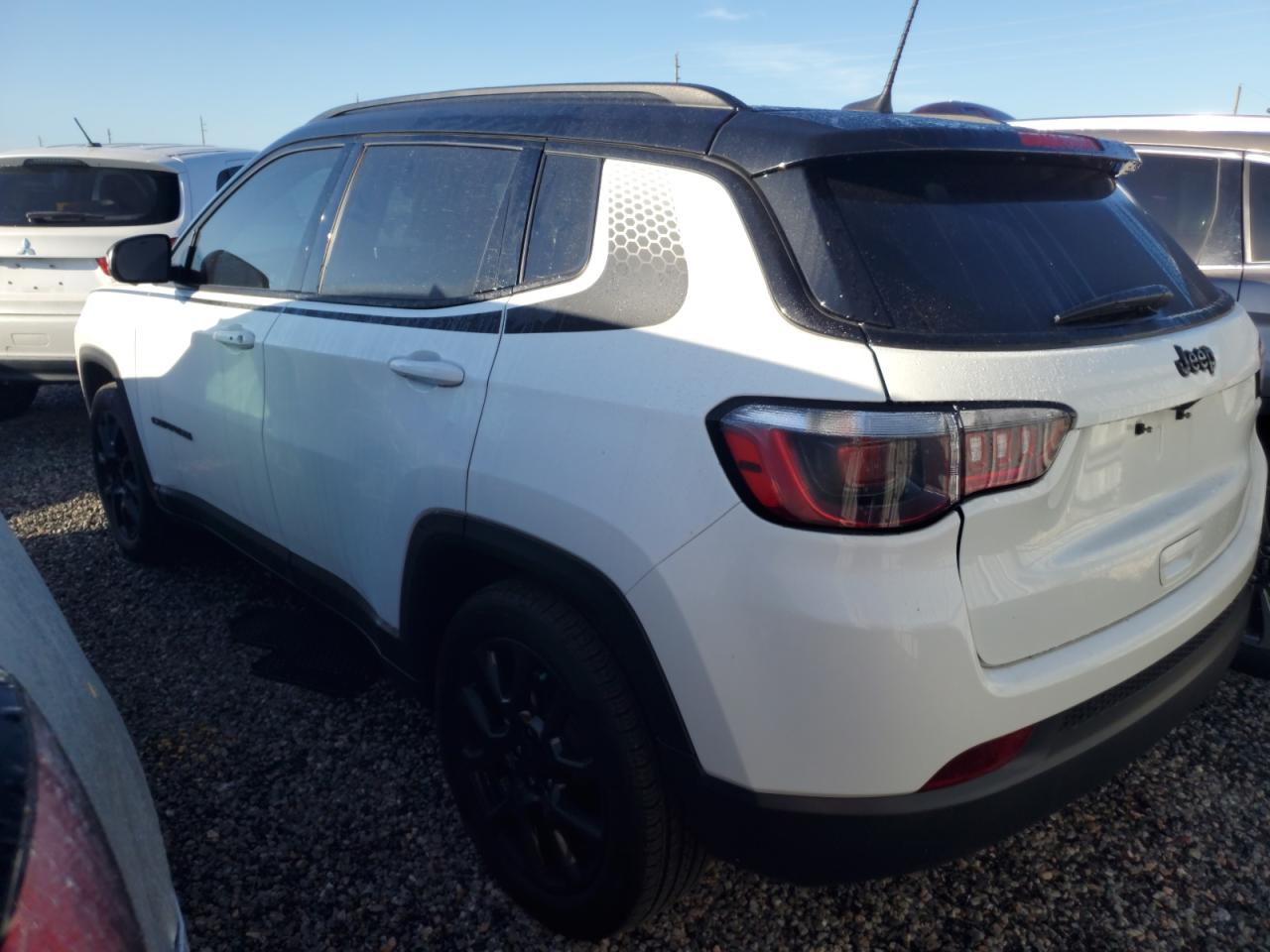 2022 Jeep Compass - Image 2