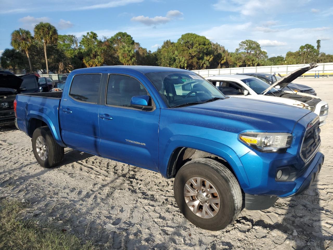 2017 Toyota Tacoma - Image 4
