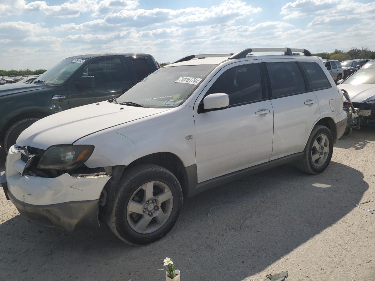 2003 Mitsubishi Outlander - Image 1