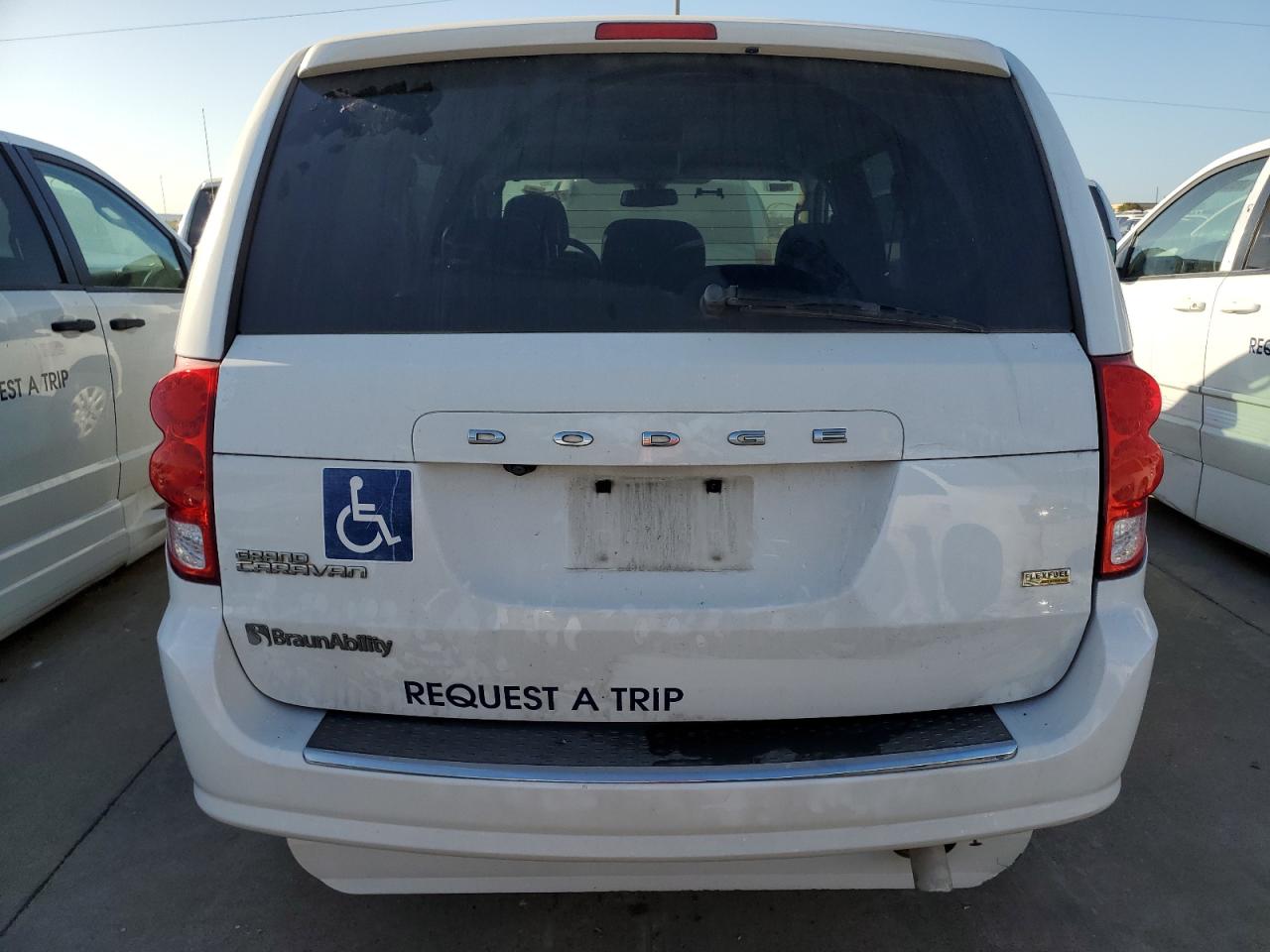 2019 Dodge Caravan - Image 6