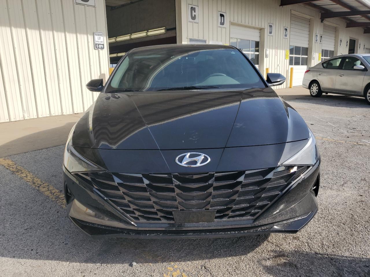 2022 Hyundai Elantra - Image 5