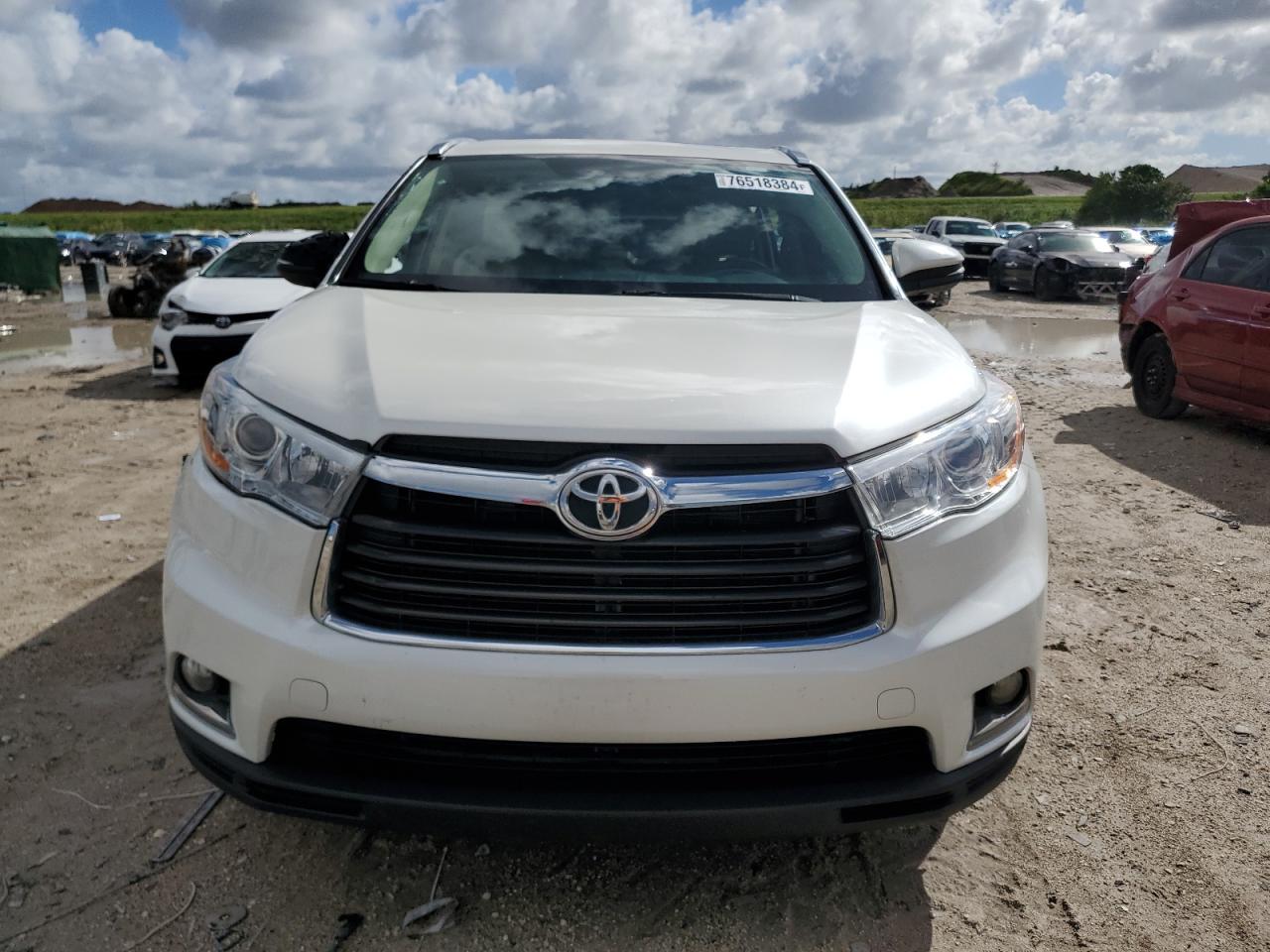 2015 Toyota Highlander - Image 5