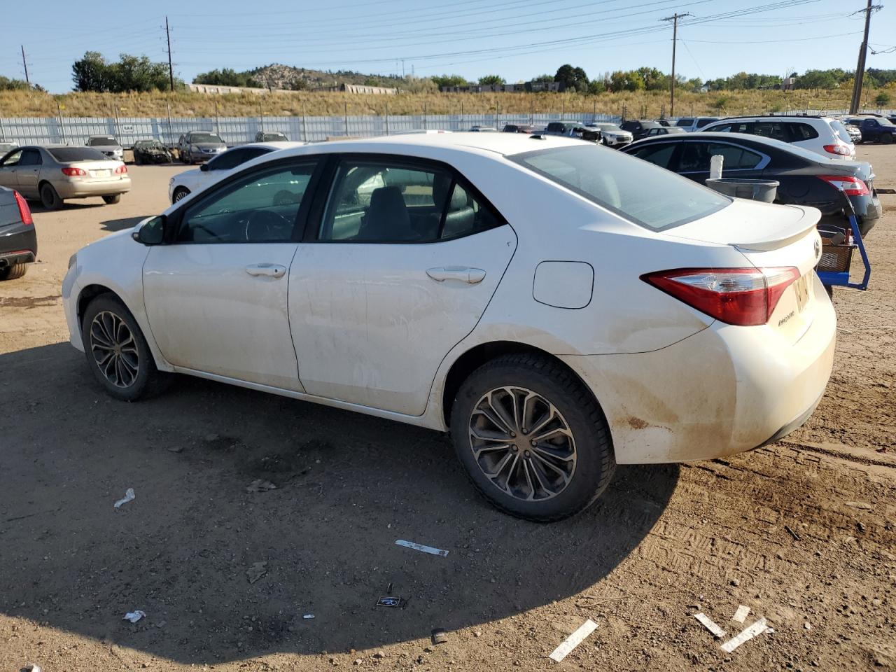 2T1BURHE1FC331685 2015 TOYOTA COROLLA - Image 2