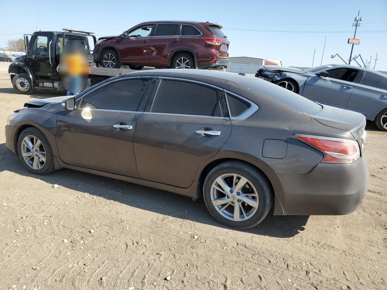 2015 Nissan Altima - Image 2