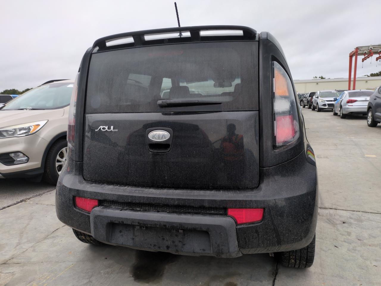 2010 Kia Soul + VIN: KNDJT2A29A7110867 Lot: 75116944