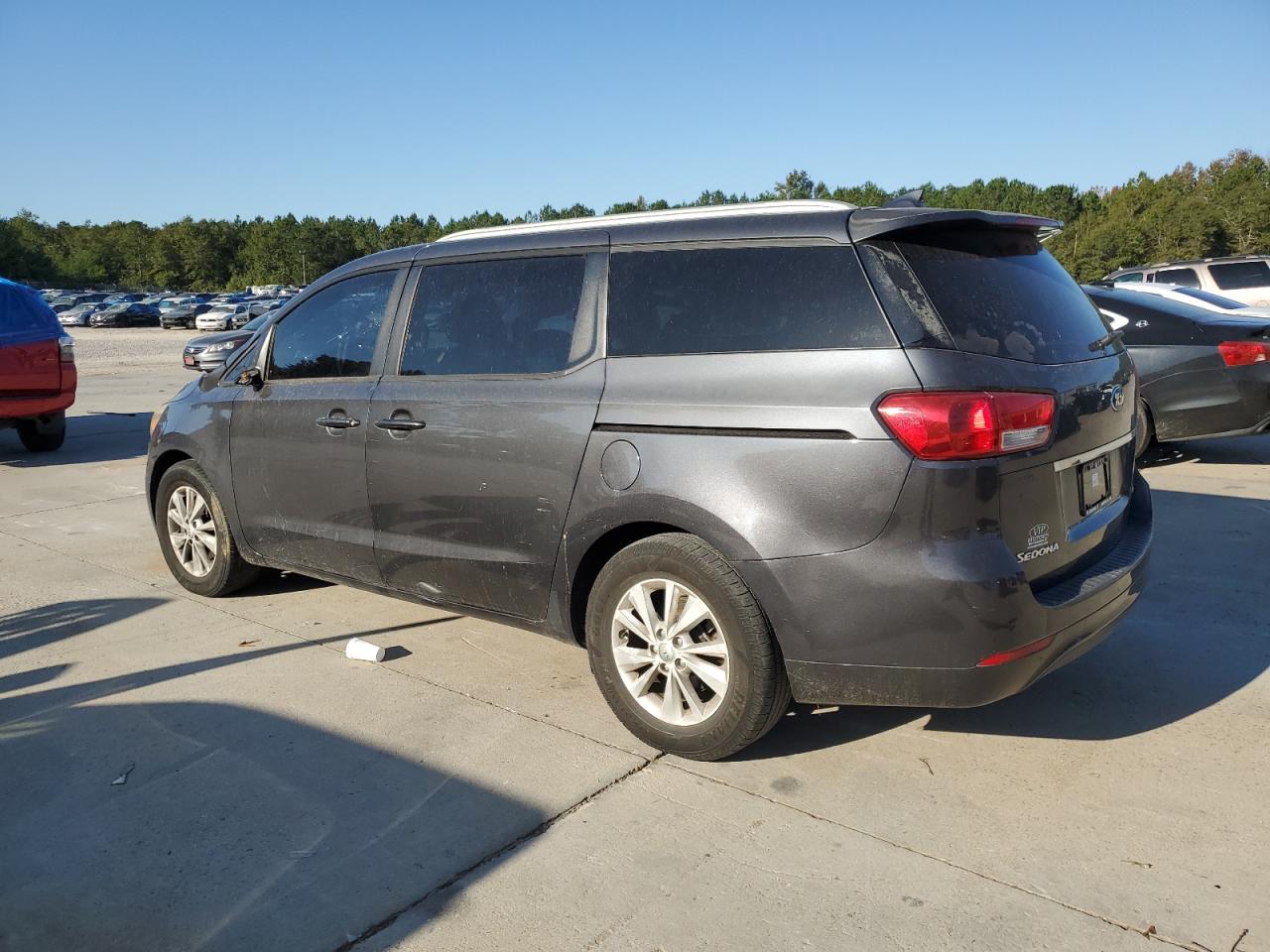 2015 Kia Sedona - Image 2