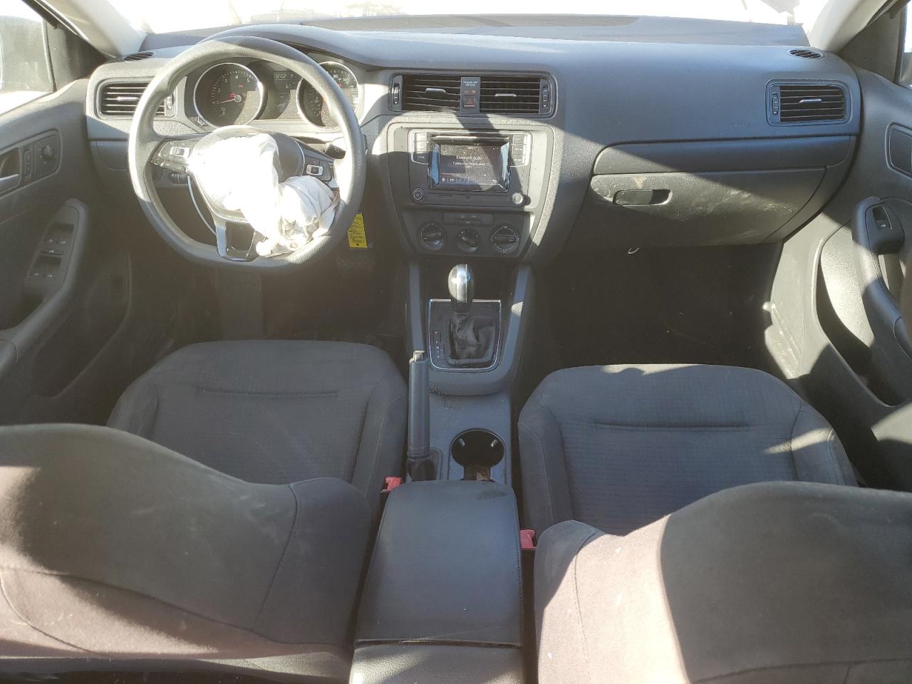 2016 Volkswagen Jetta - Image 8