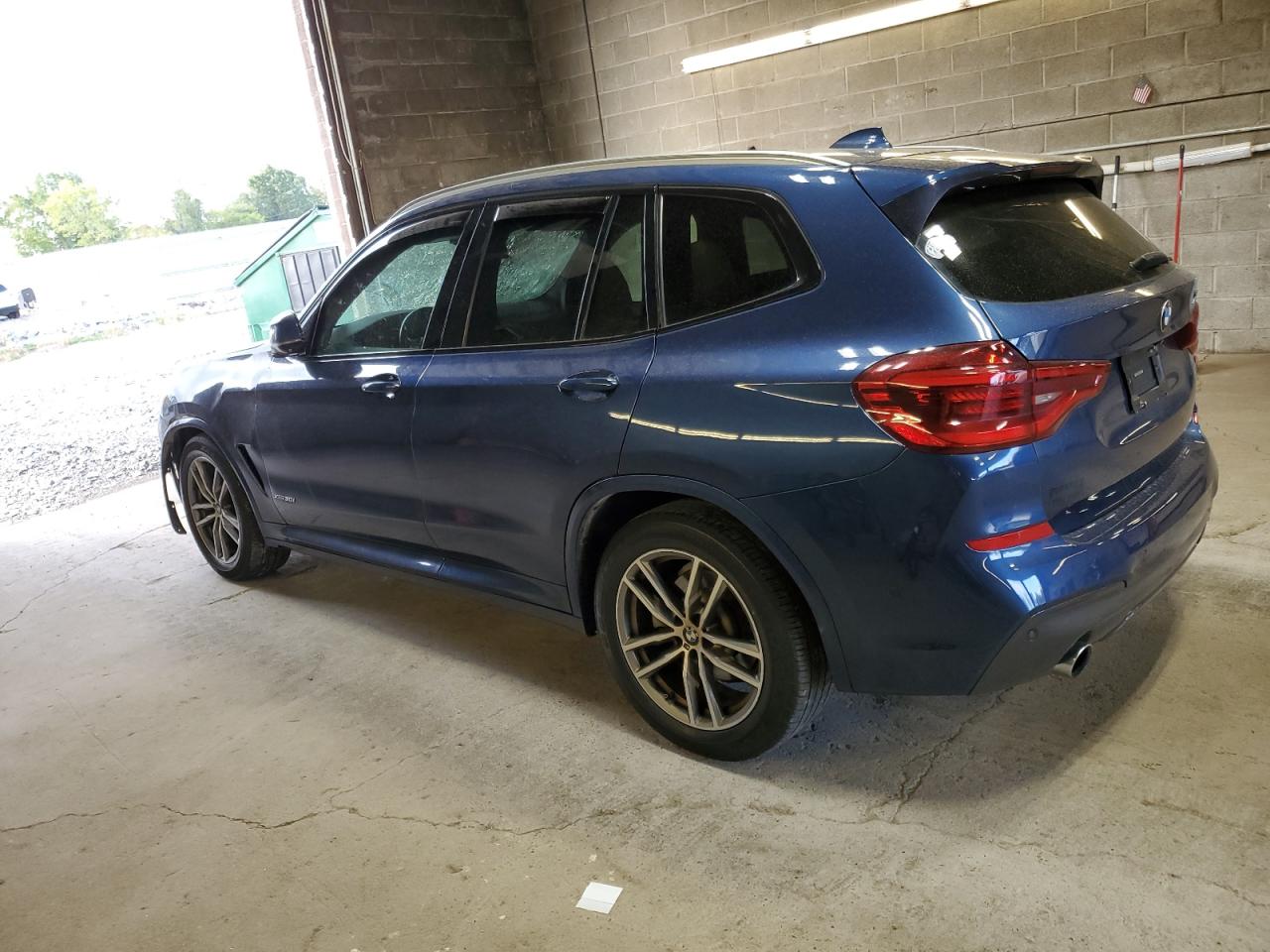 5UXTR9C55JLC73743 2018 BMW X3 - Image 2