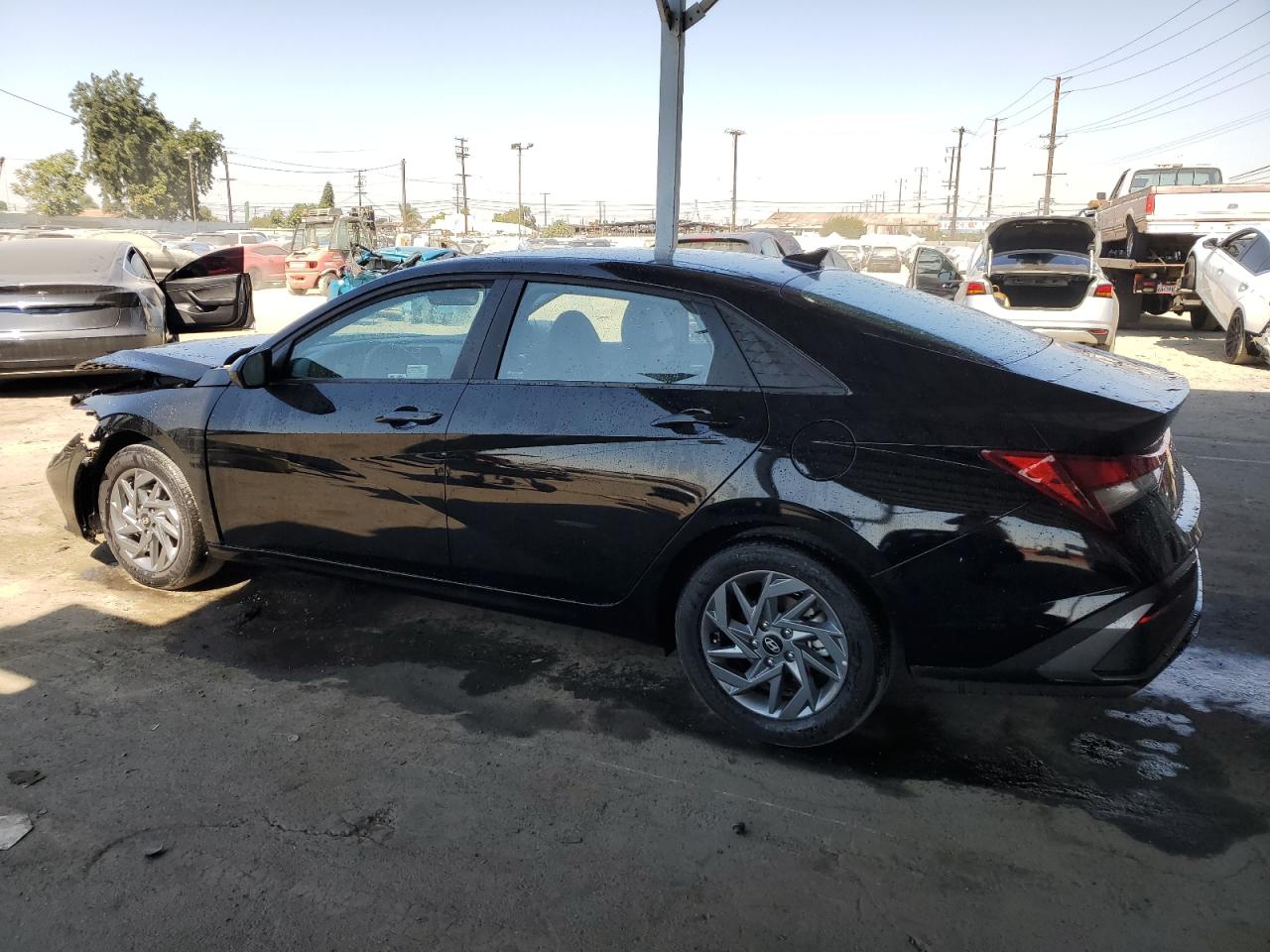 2024 Hyundai Elantra - Image 2