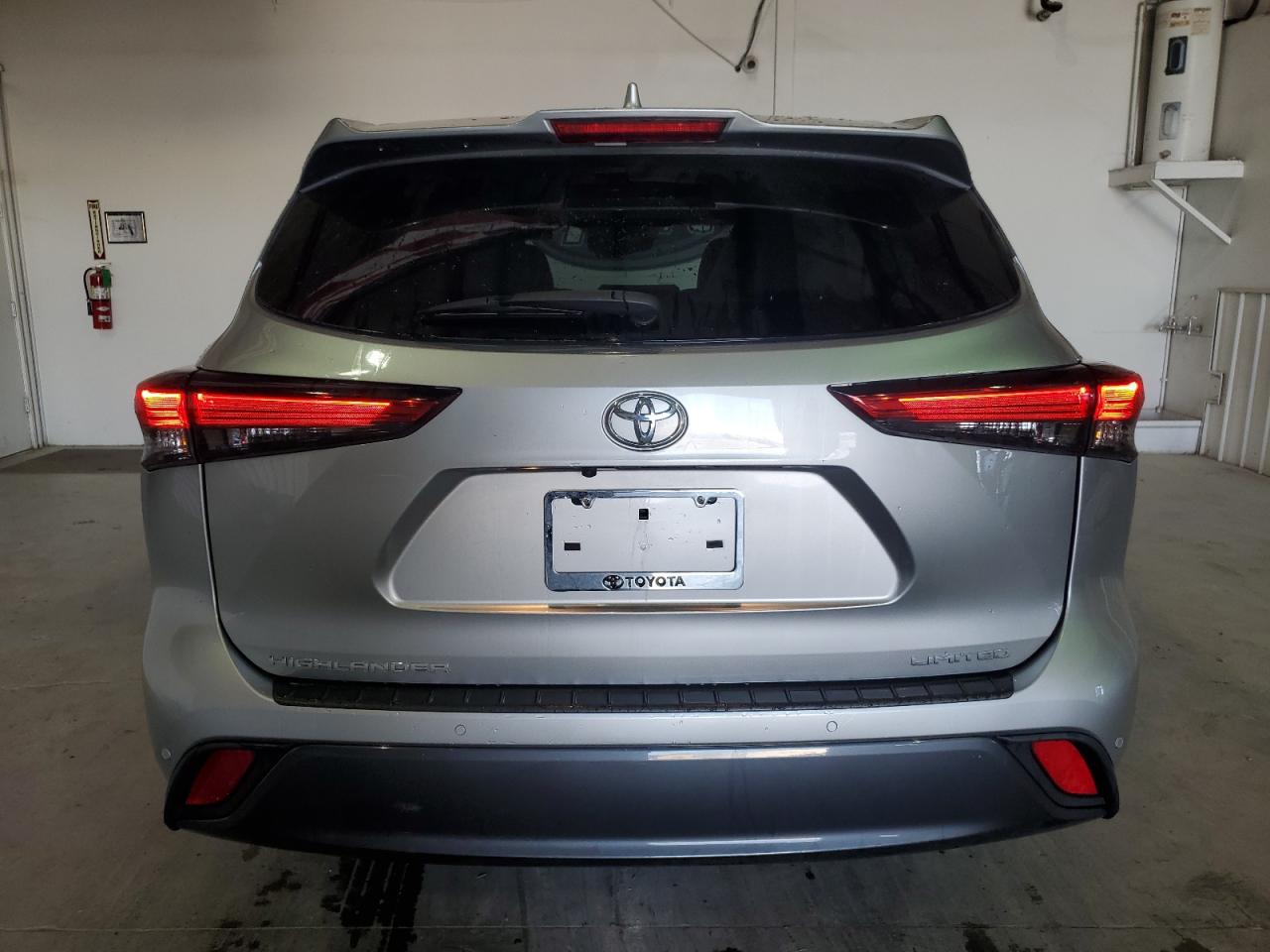 2023 Toyota Highlander L VIN: 5TDKDRAH8PS025662 Lot: 75704644