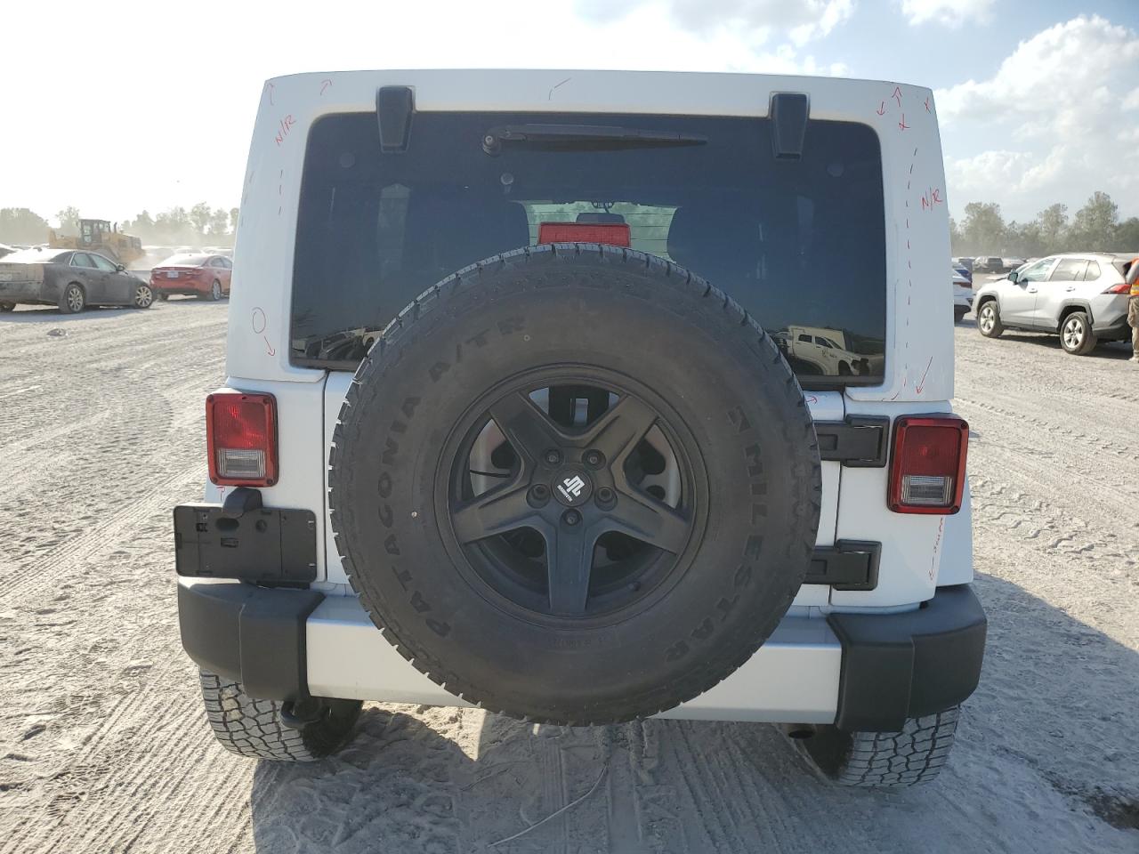 2015 Jeep Wrangler Unlimited Sahara VIN: 1C4BJWEG5FL567553 Lot: 77102264