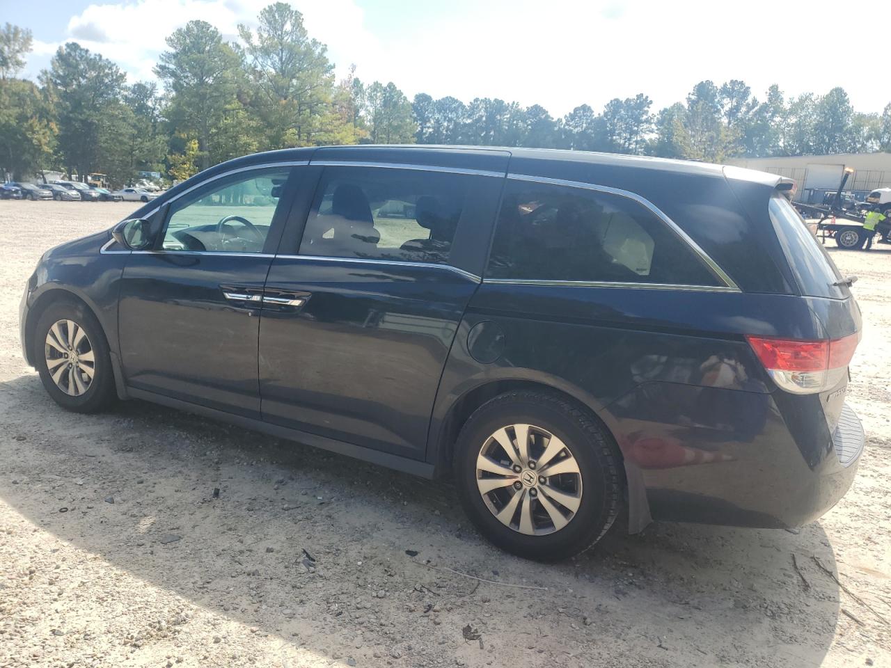 2016 Honda Odyssey - Image 2
