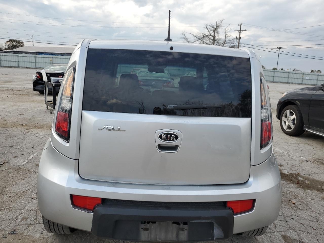 2010 Kia Soul + VIN: KNDJT2A20A7704277 Lot: 77334794