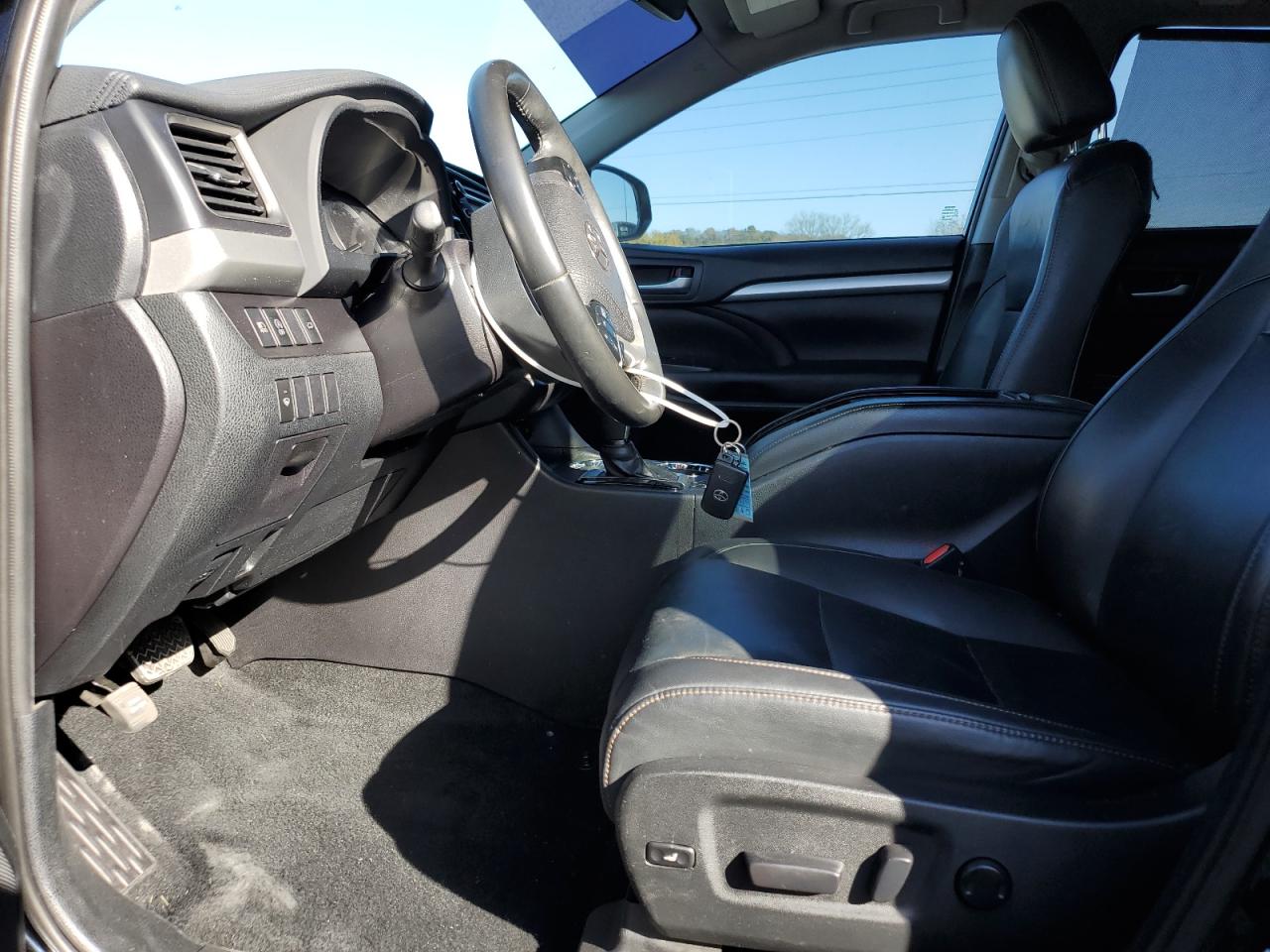 2019 Toyota Highlander Se VIN: 5TDJZRFH8KS924682 Lot: 77003994