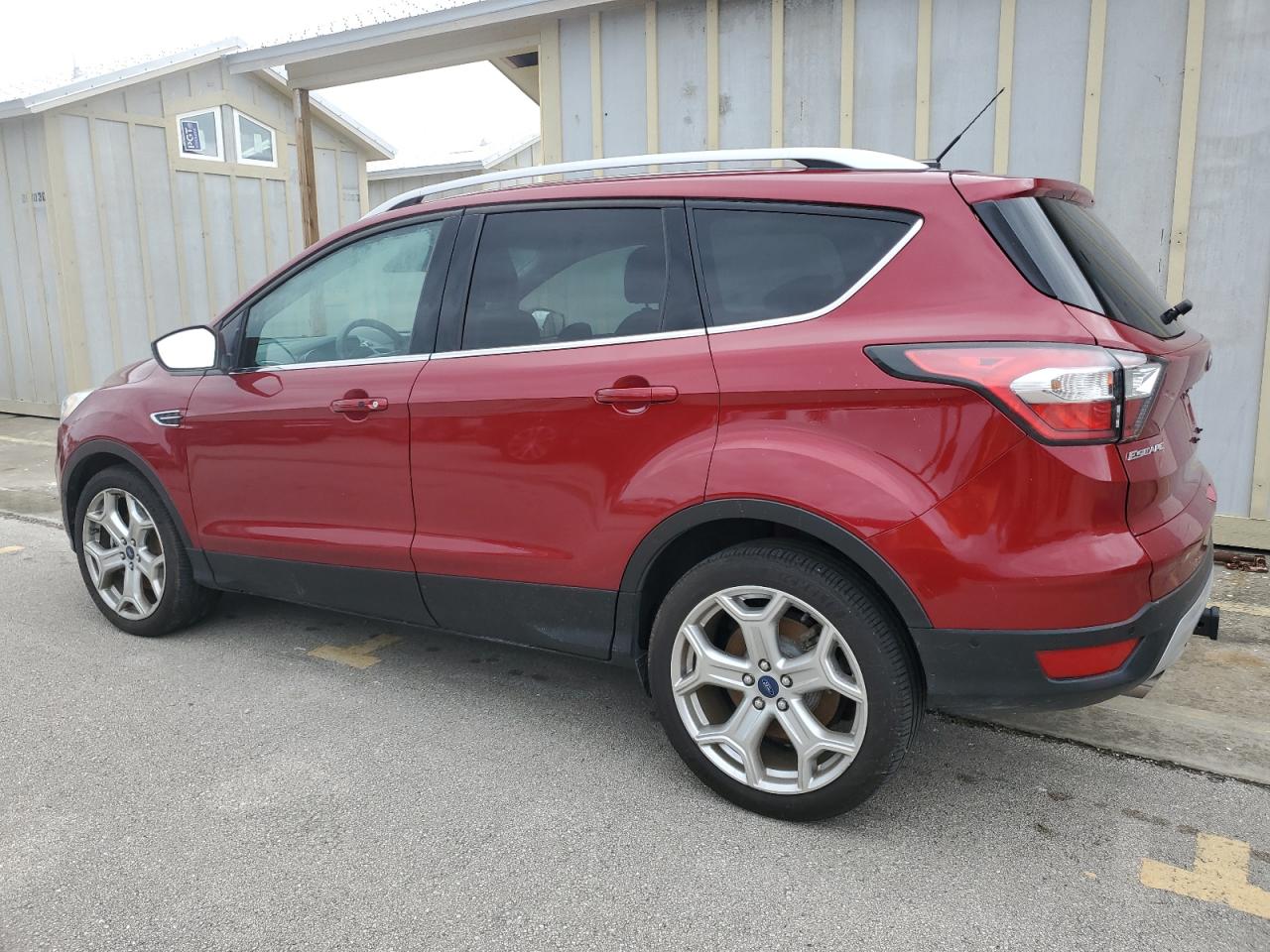 1FMCU0J93HUA75953 2017 Ford Escape Titanium