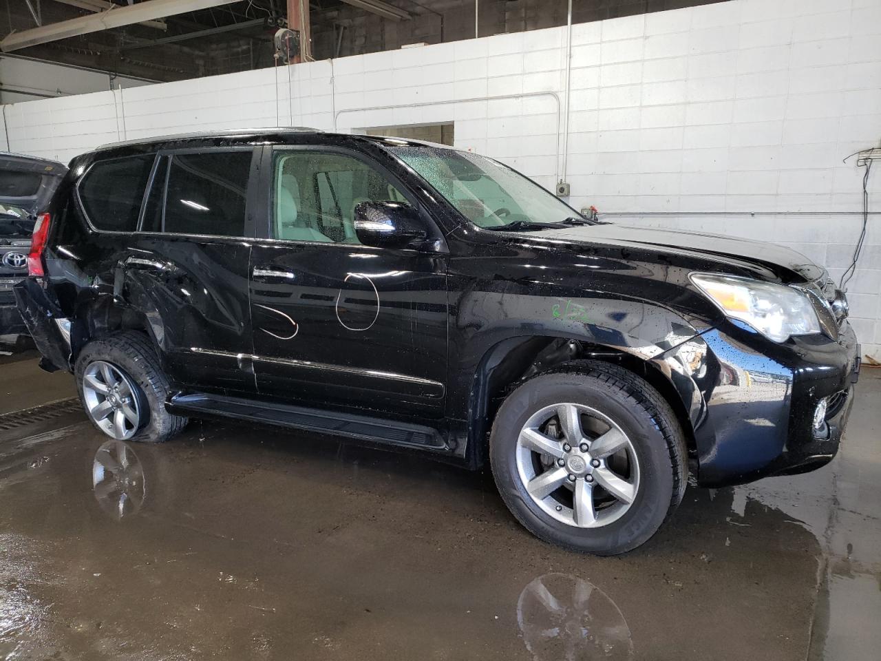 2013 Lexus GX - Image 4