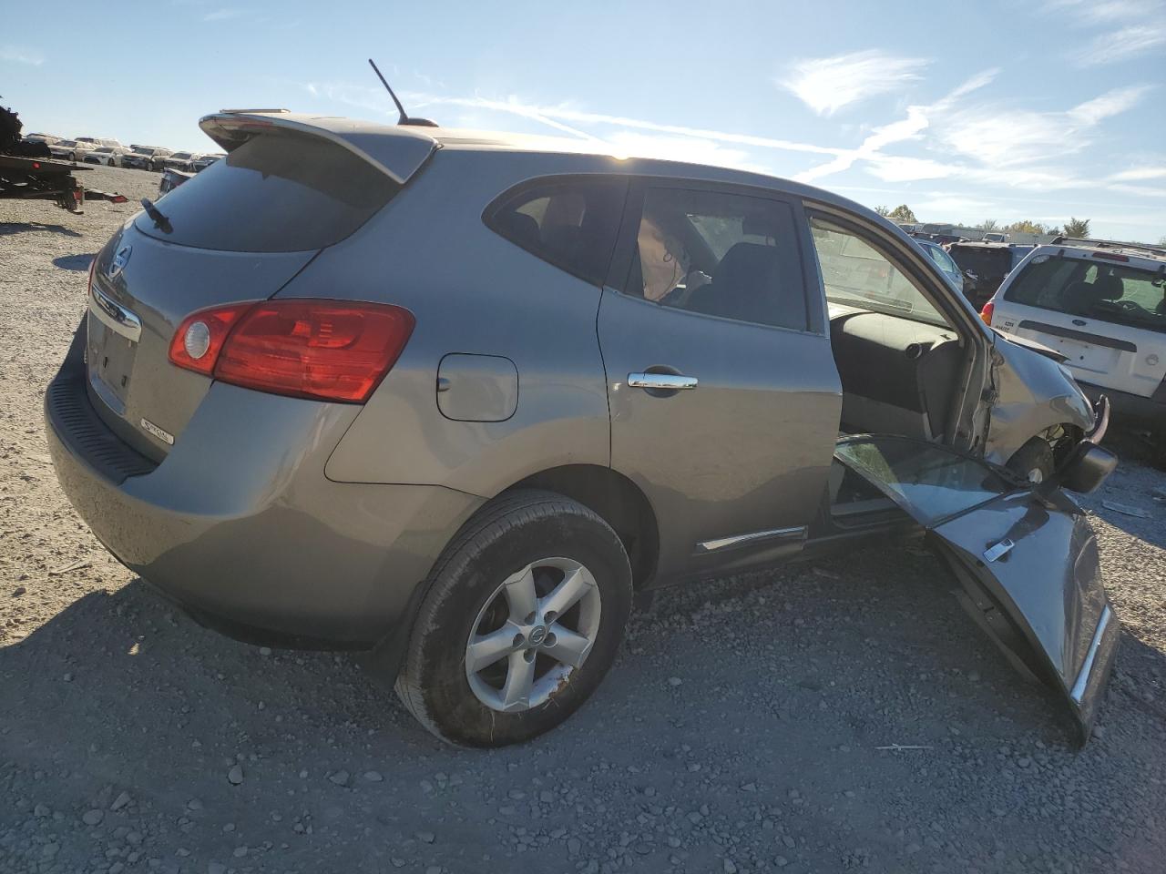 2013 Nissan Rogue - Image 3