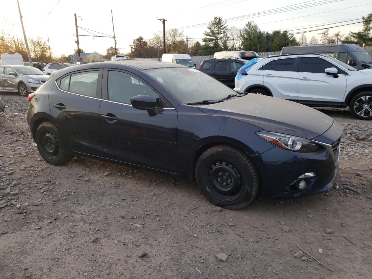 2016 Mazda 3 - Image 4