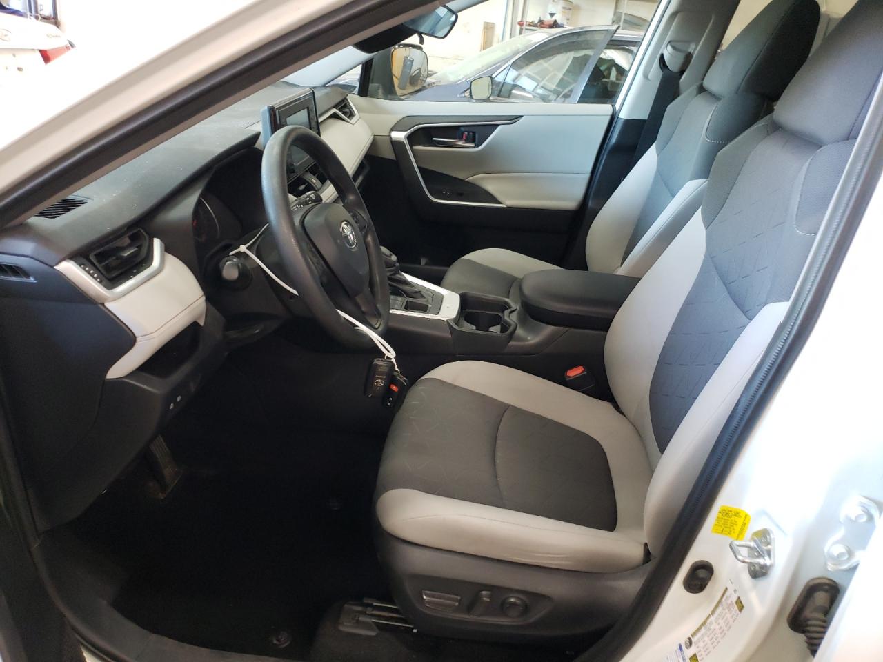 2020 Toyota Rav4 Xle VIN: 2T3P1RFV8LC094004 Lot: 74732914