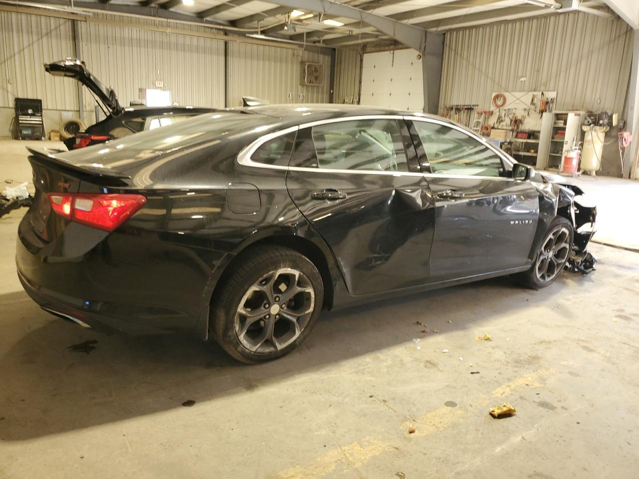 2019 Chevrolet Malibu - Image 3