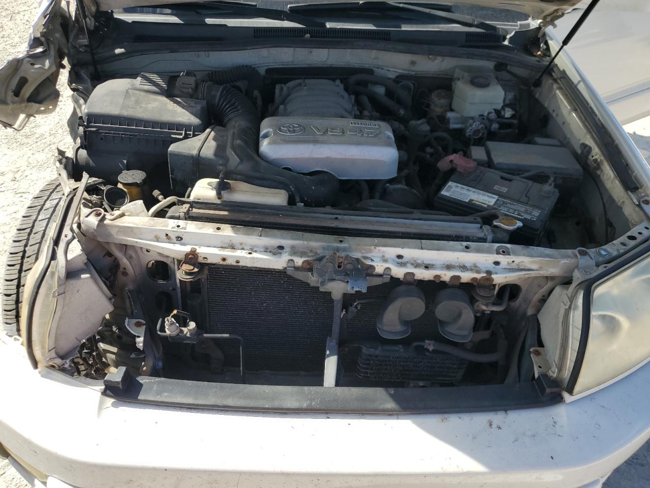 2004 Toyota 4Runner - Image 12