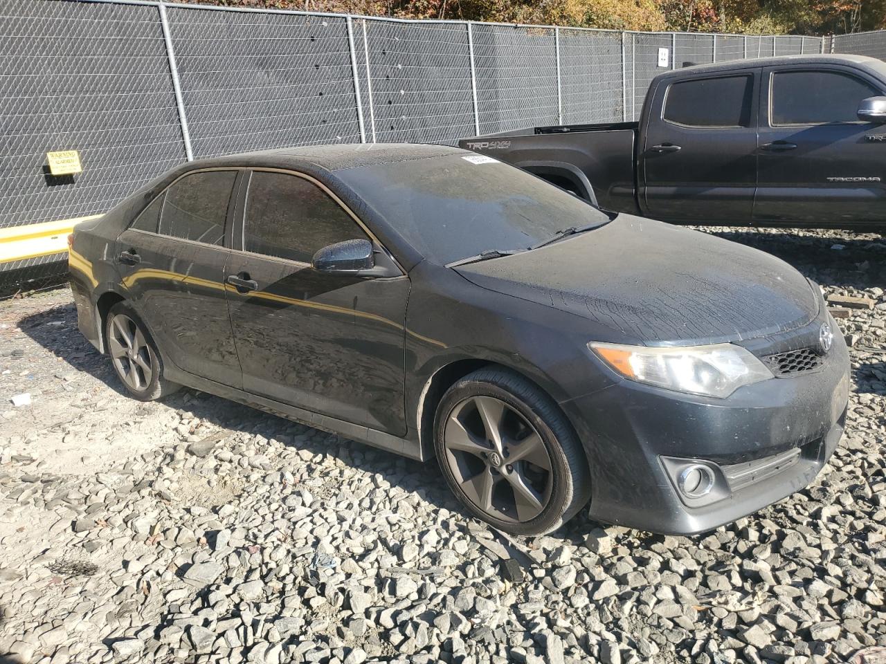 2014 Toyota Camry - Image 4