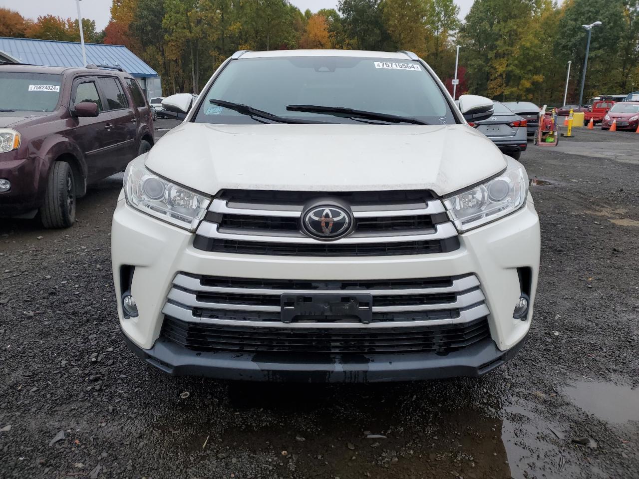 2019 Toyota Highlander - Image 5