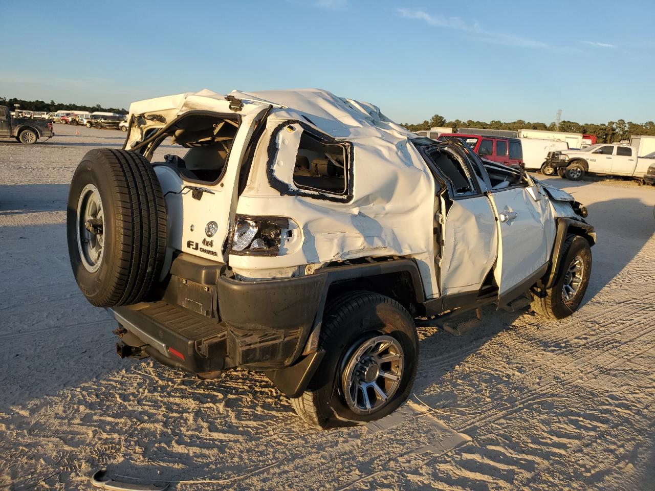 2013 Toyota FJ Cruiser - Image 3