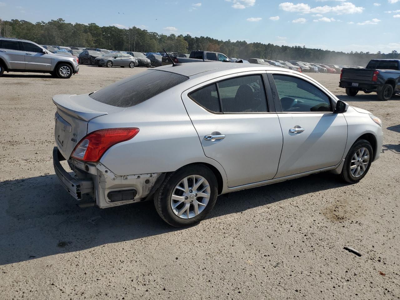 2018 Nissan Versa - Image 3