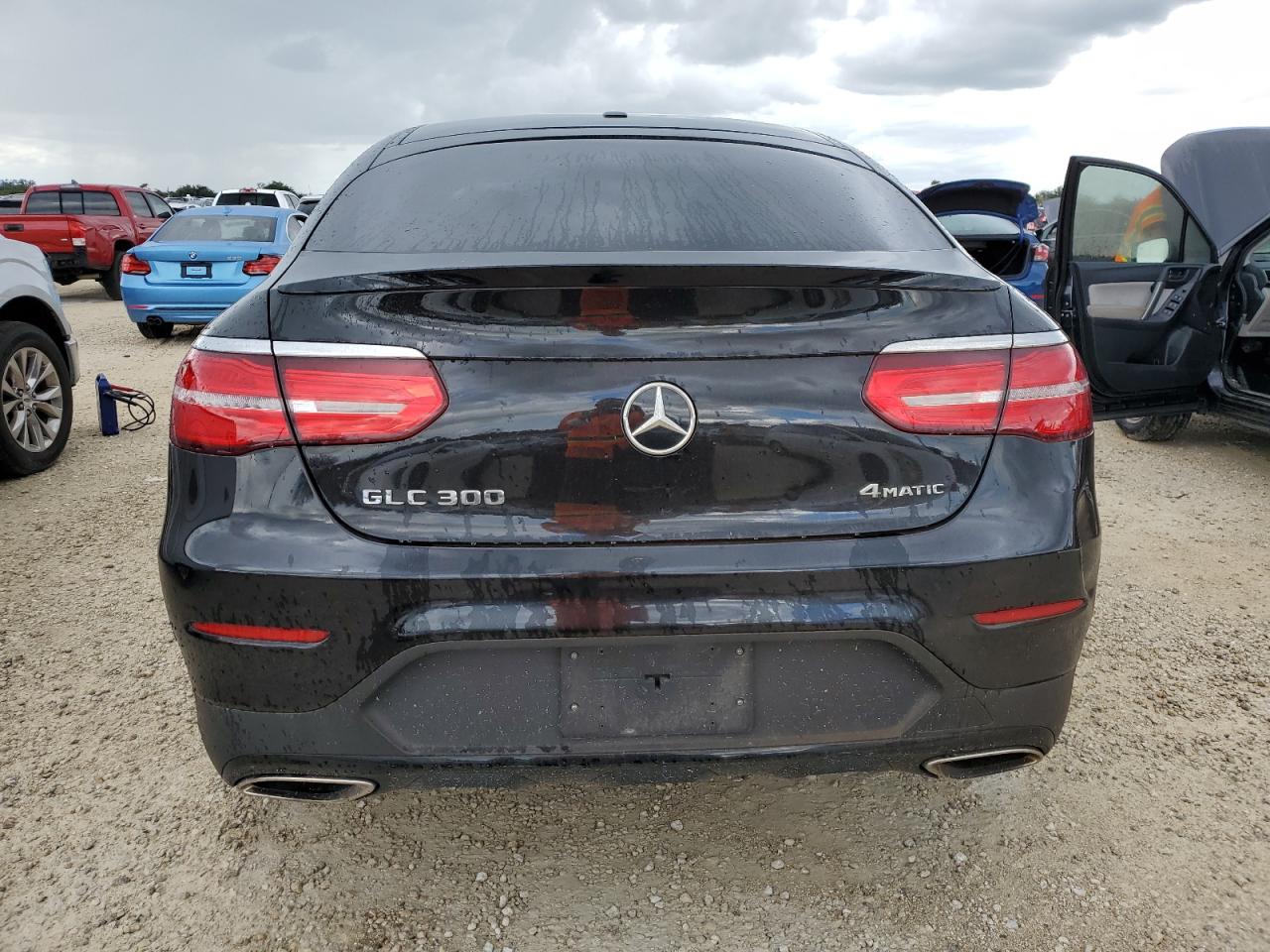 WDC0J4KB0JF379206 2018 Mercedes-Benz Glc Coupe 300 4Matic