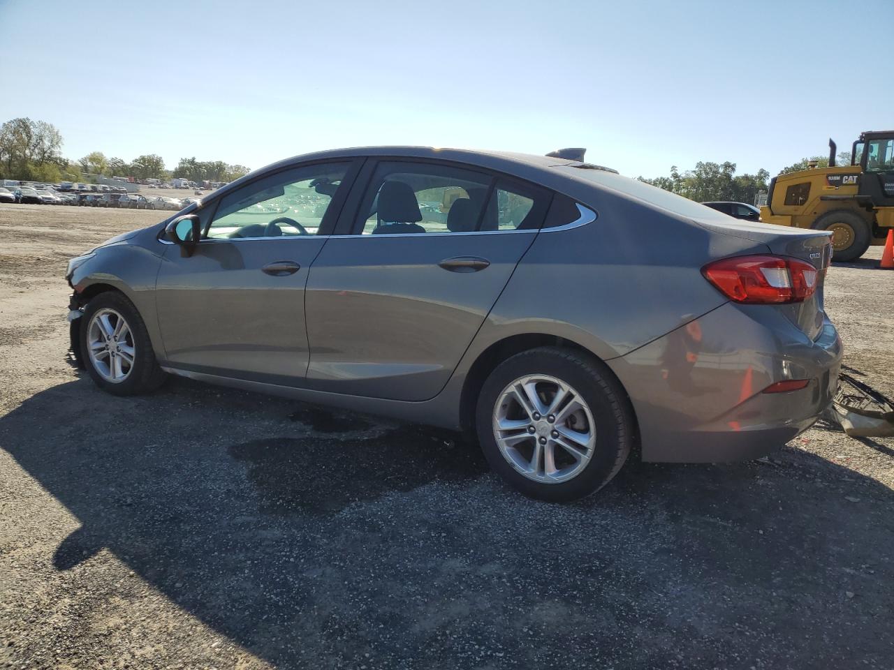 2018 Chevrolet Cruze - Image 2