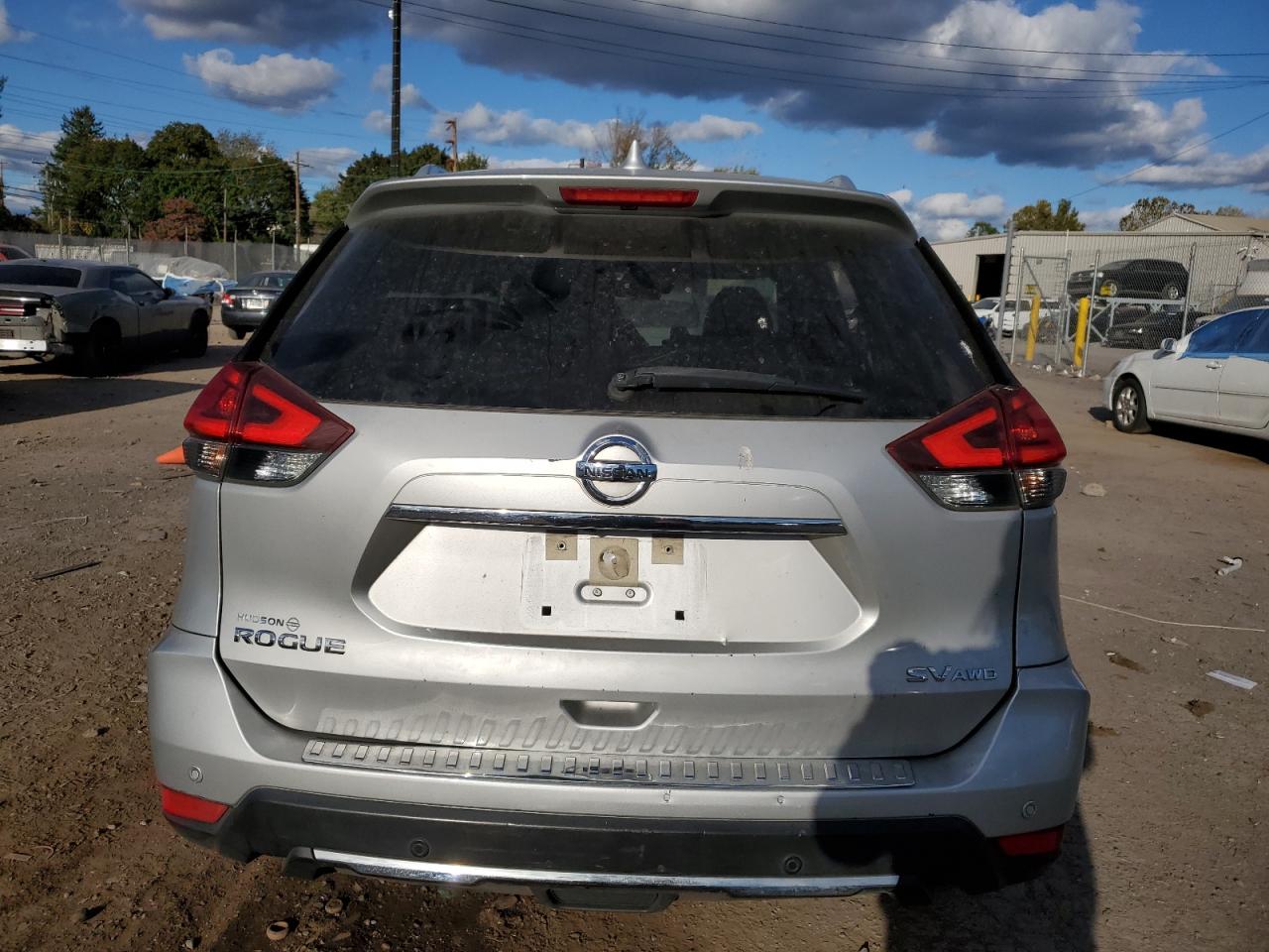 2019 Nissan Rogue S VIN: JN8AT2MV5KW371236 Lot: 73374414