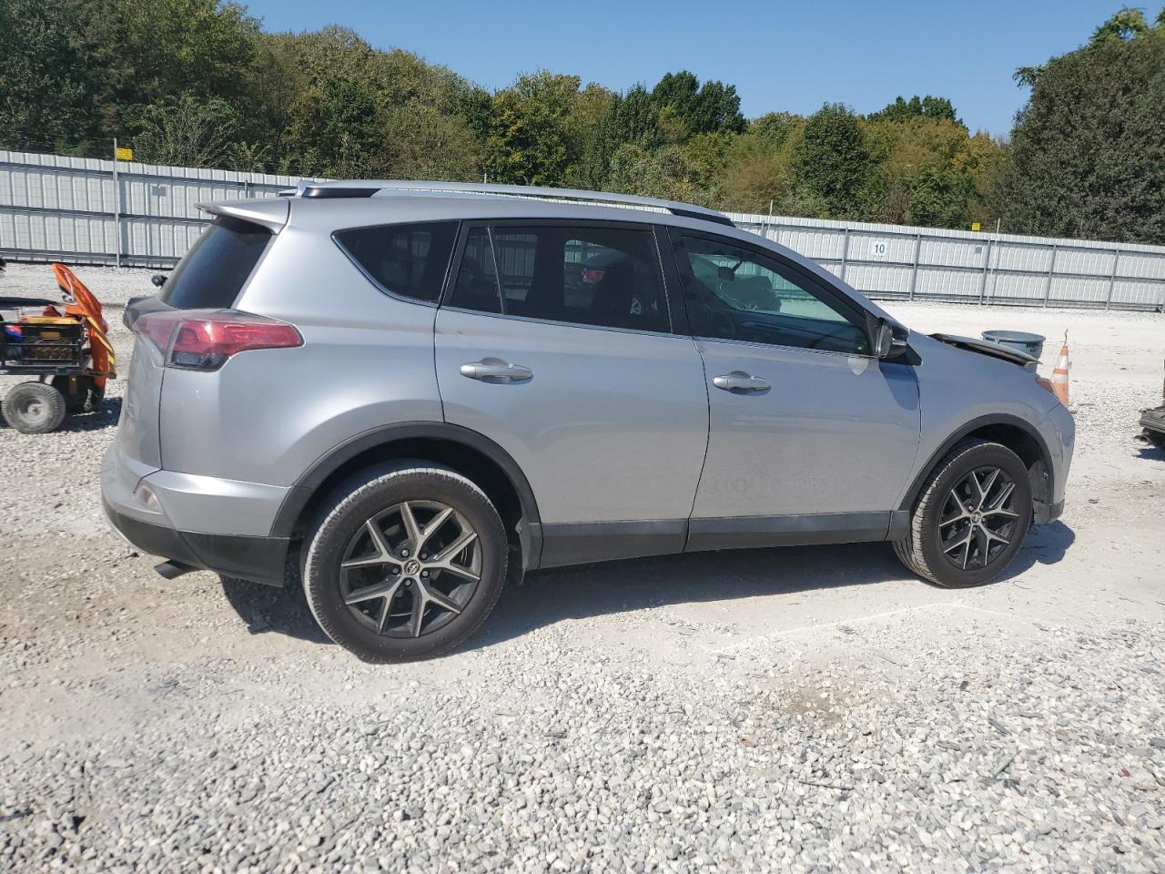 2016 Toyota RAV 4 - Image 3