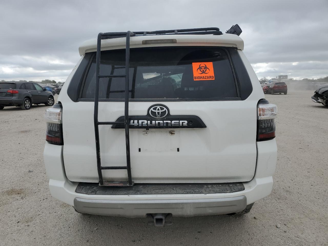 2018 Toyota 4Runner Sr5/Sr5 Premium VIN: JTEBU5JR9J5607781 Lot: 77047784