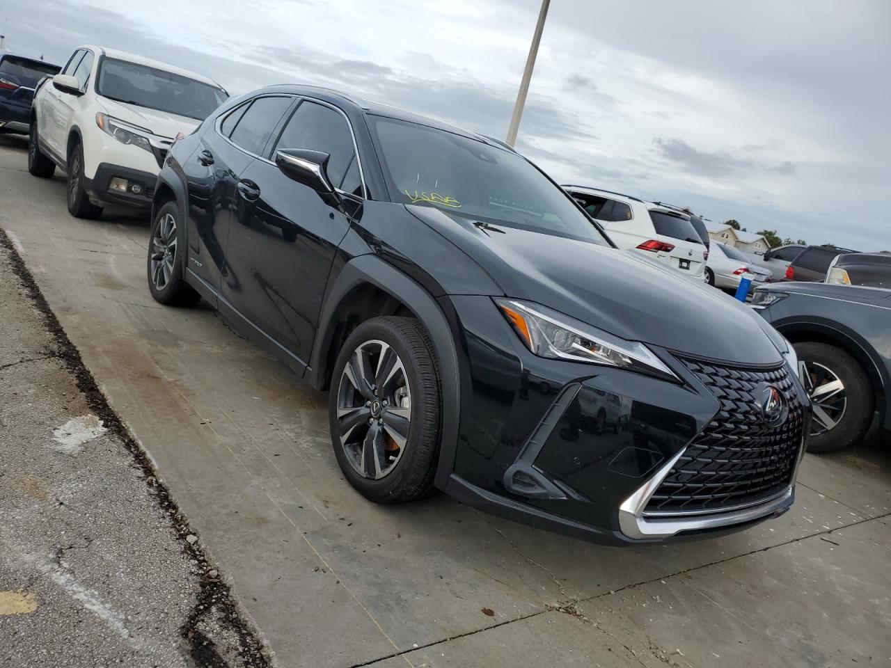 2022 Lexus UX - Image 4