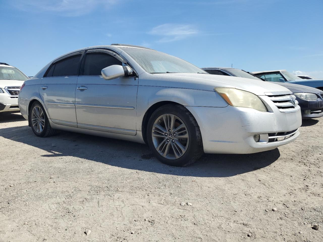2006 Toyota Avalon - Image 4