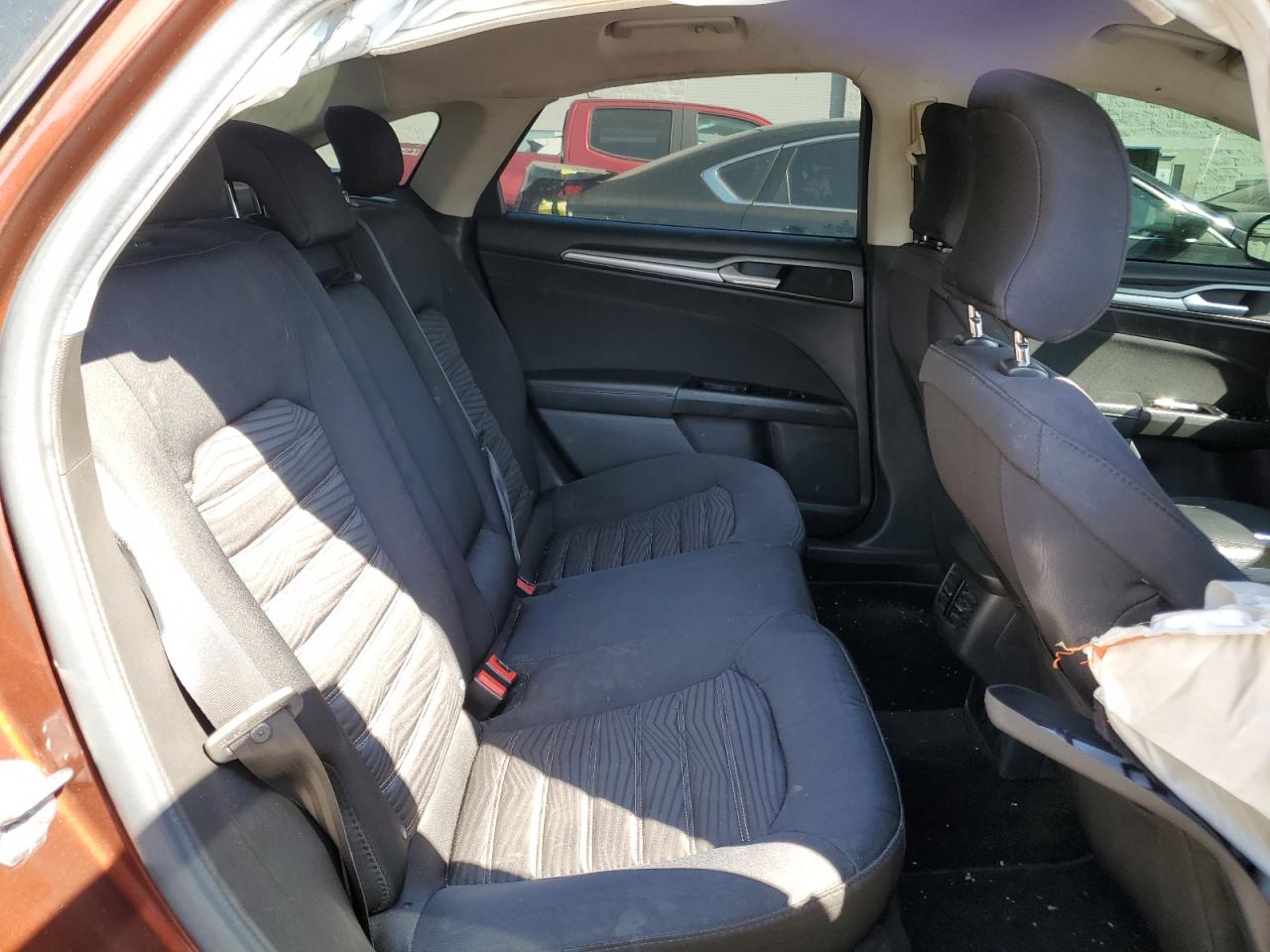 2016 Ford Fusion - Image 10