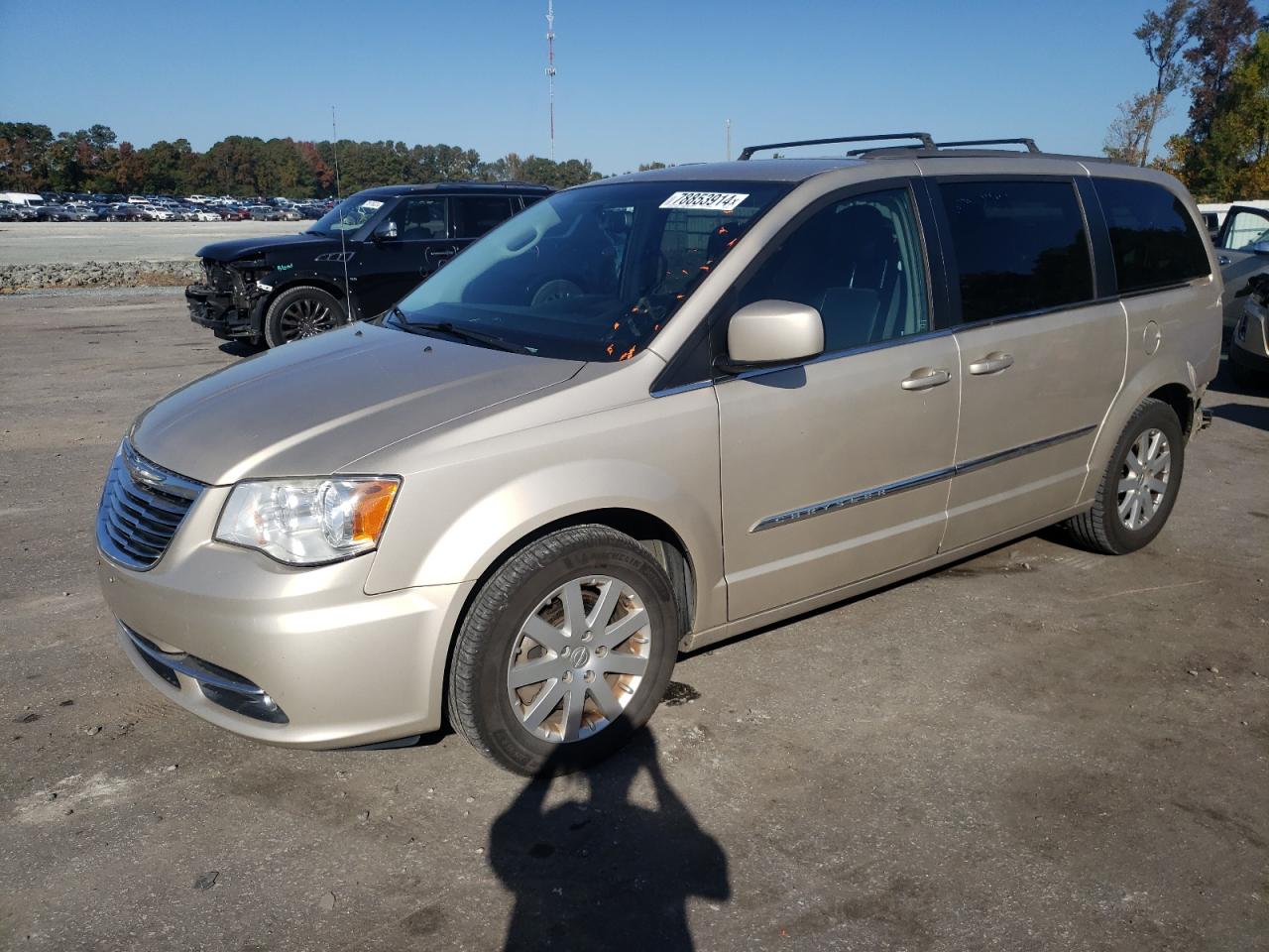 2015 Chrysler Town & Country - Image 1