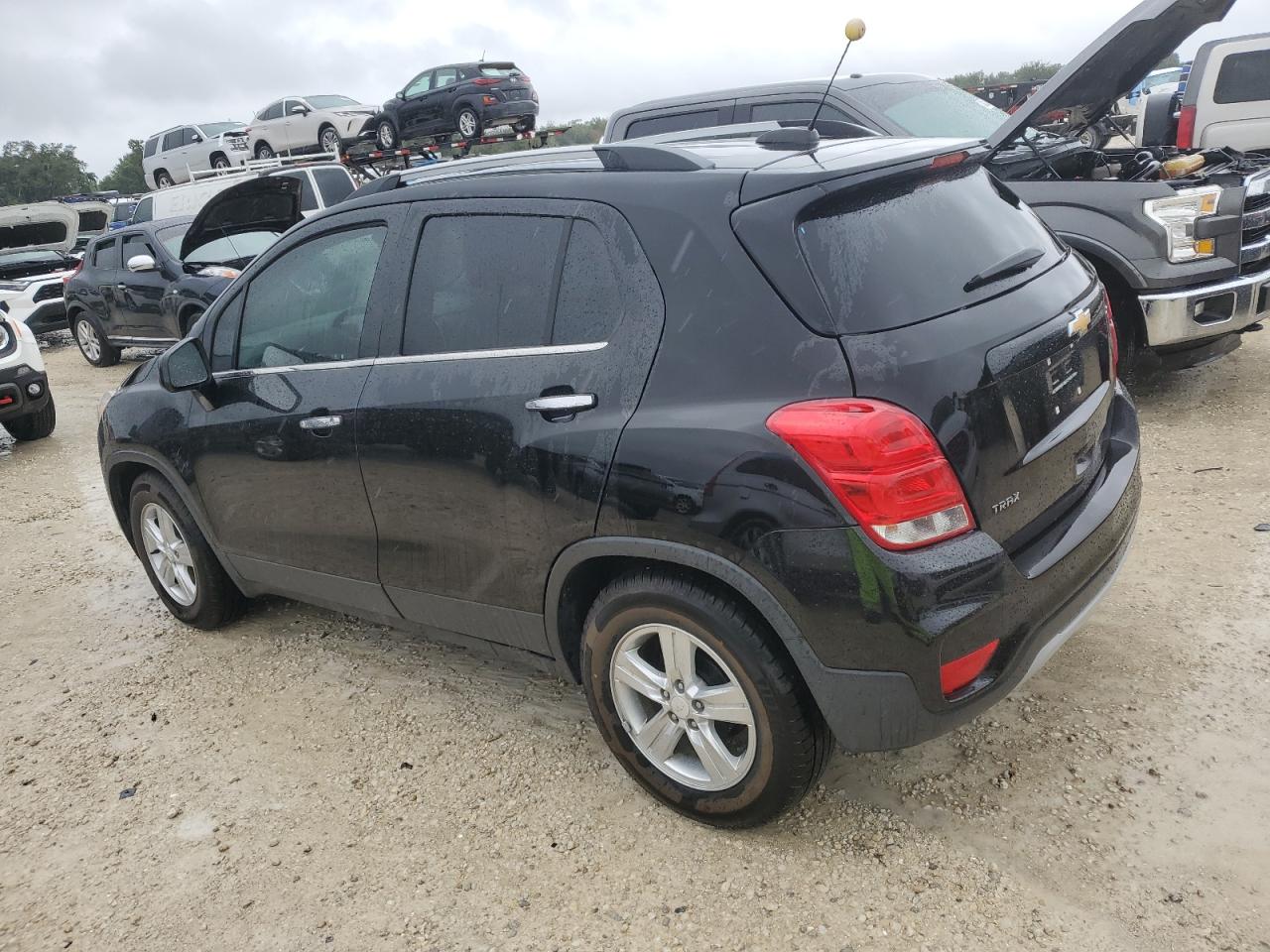 3GNCJLSB1KL174750 2019 CHEVROLET TRAX - Image 2