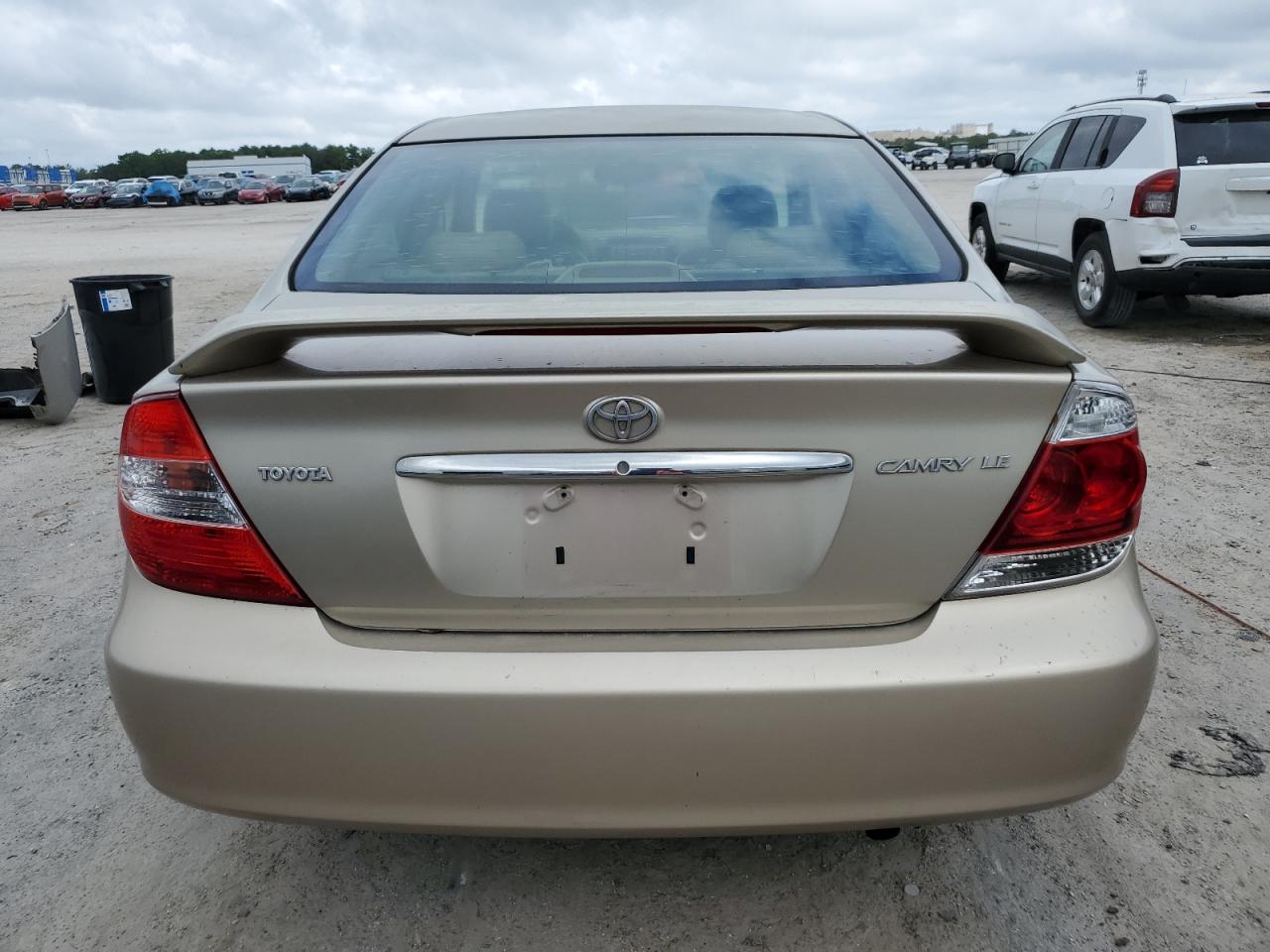 4T1BE32K82U570023 2002 Toyota Camry Le