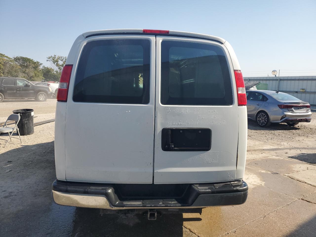 1GCWGAFG0J1276559 2018 Chevrolet Express G2500