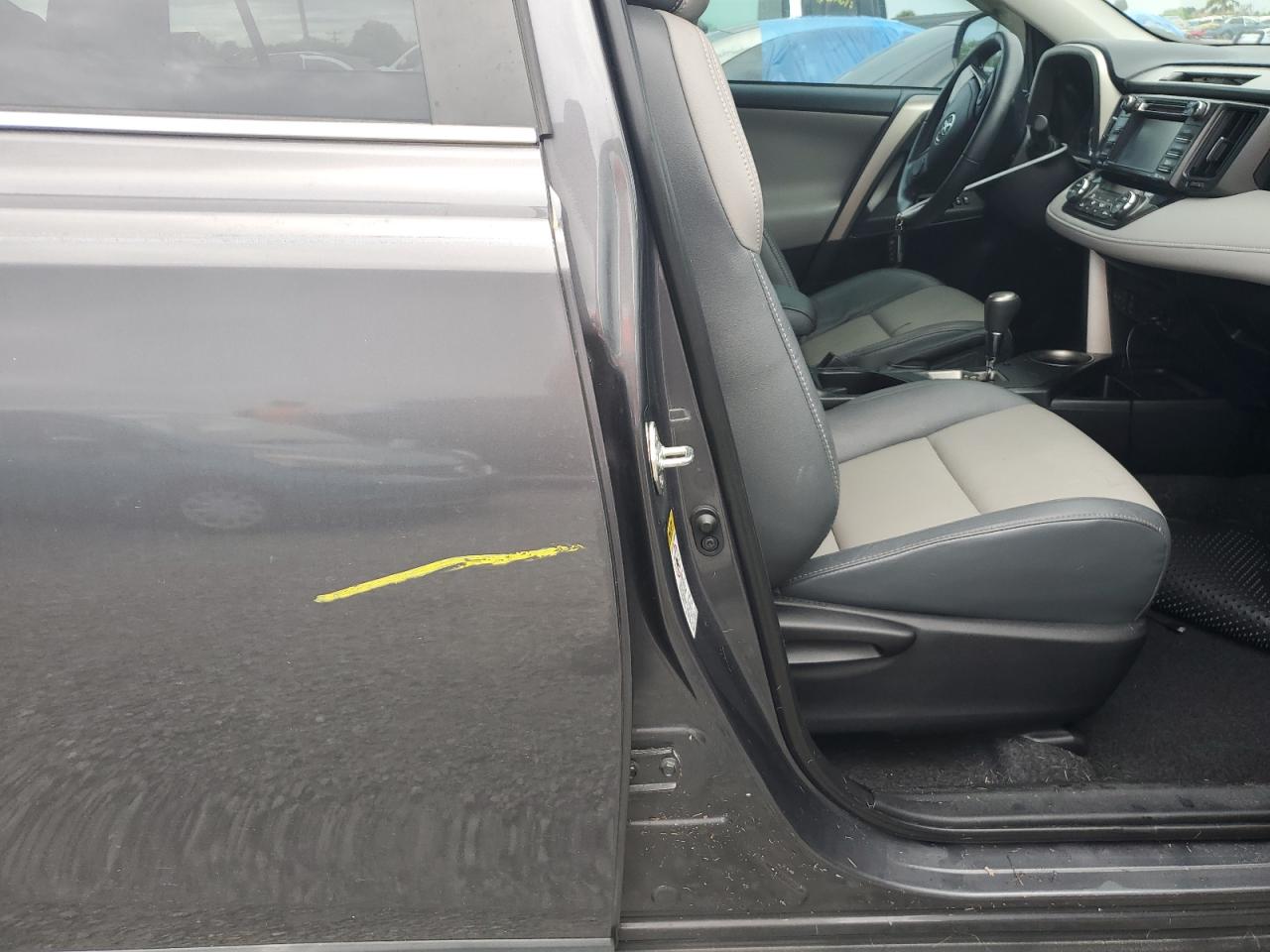 2015 Toyota RAV 4 - Image 13