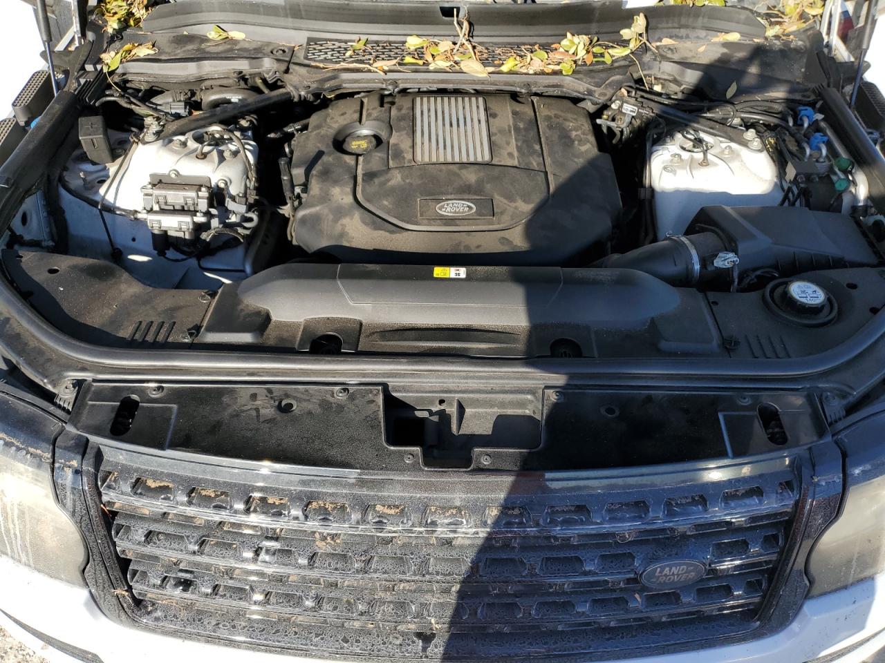 2016 Land Rover Range Rover - Image 12