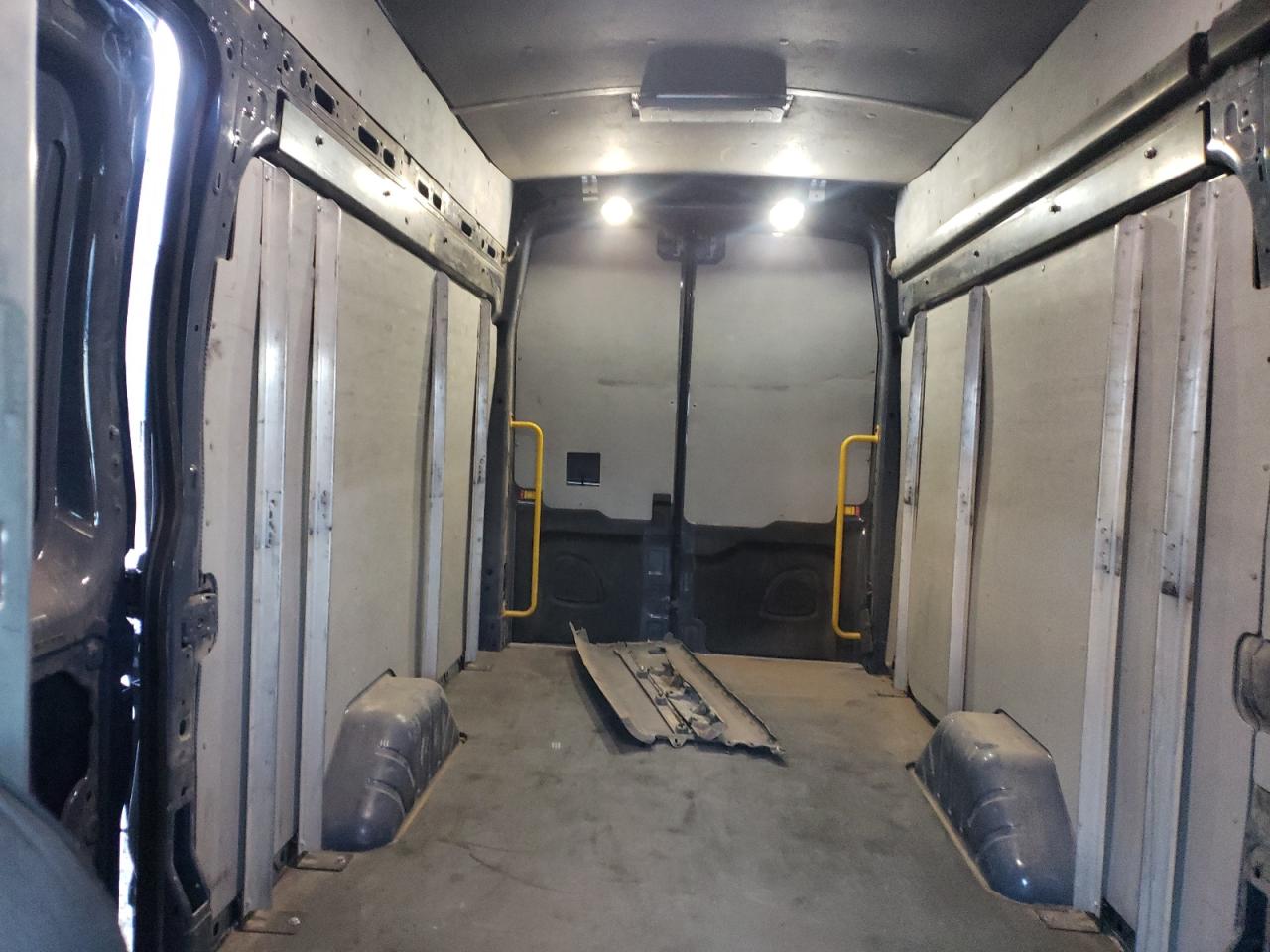 2021 Ford Transit - Image 10