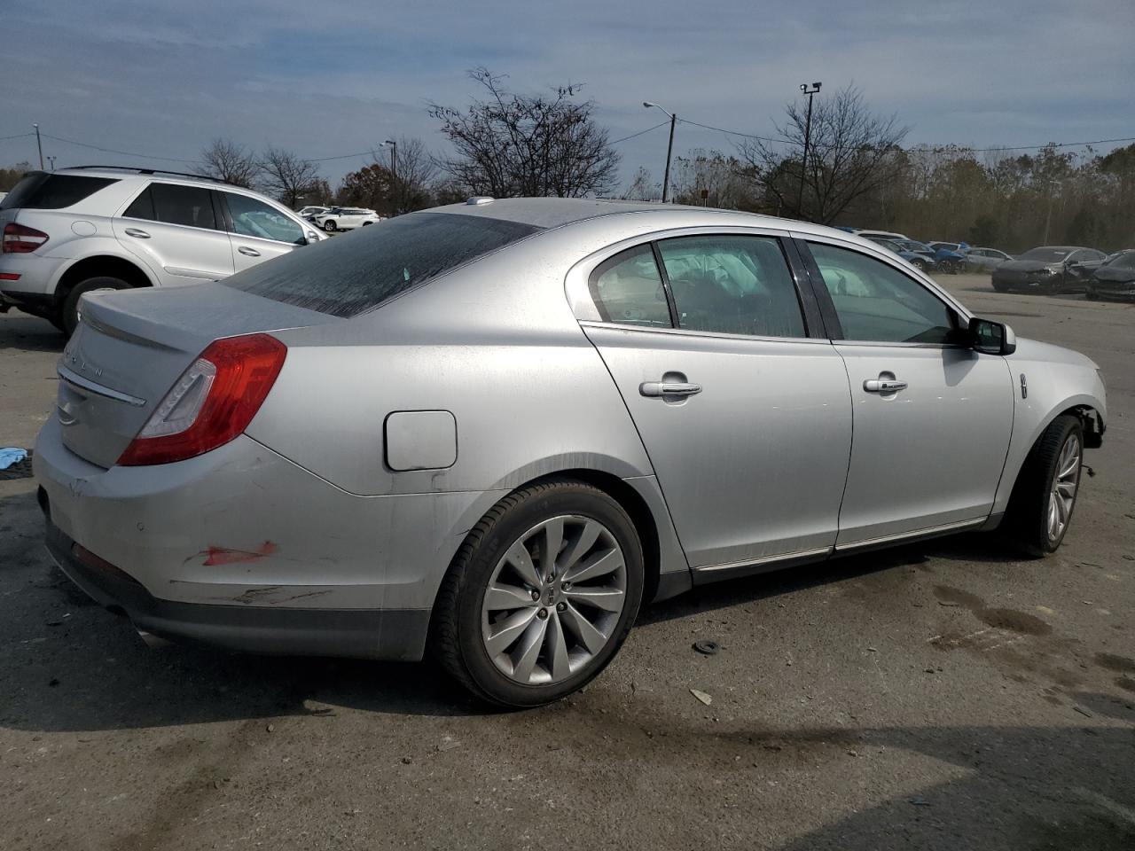 2016 Lincoln MKS - Image 3