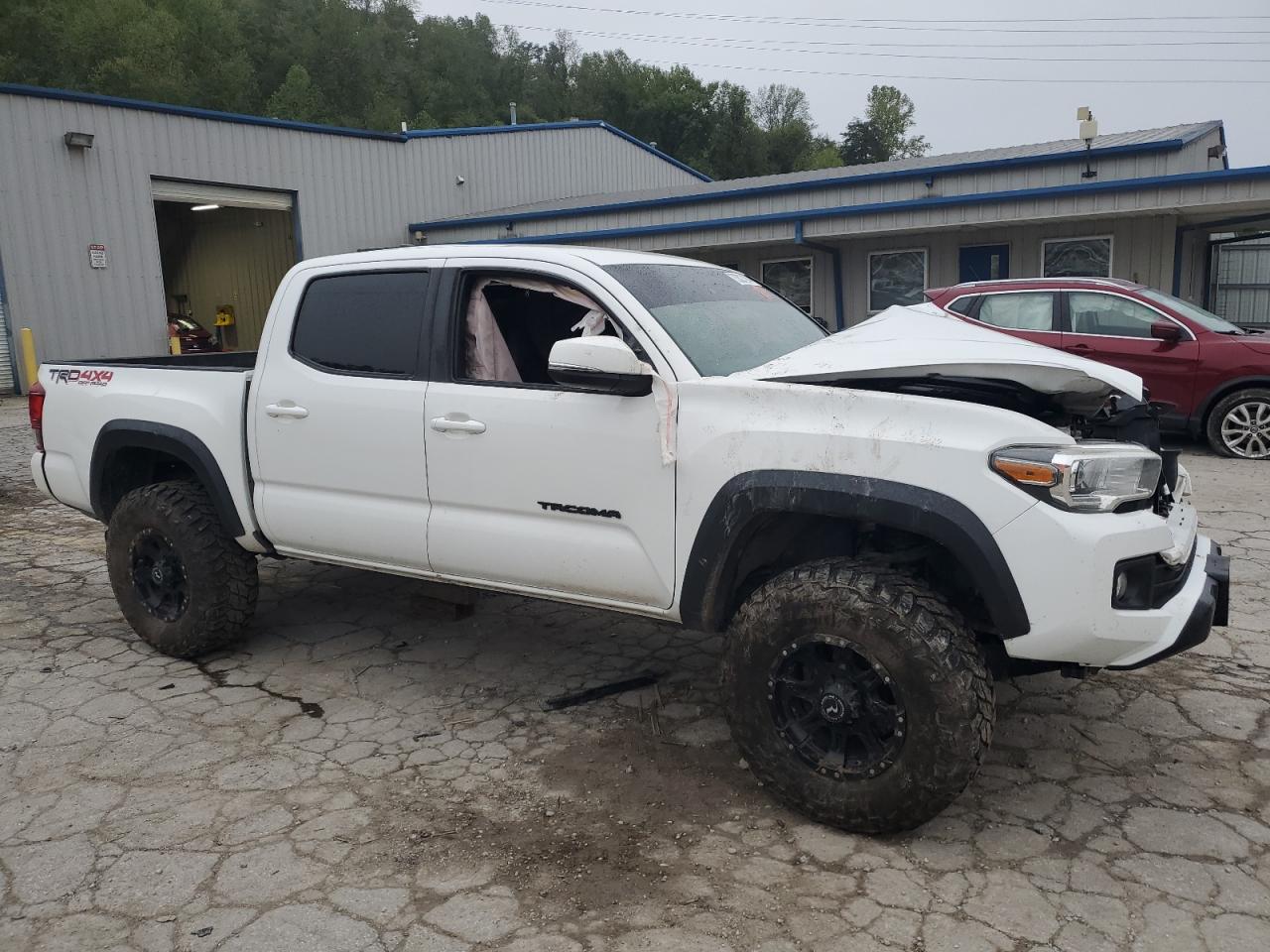 2019 Toyota Tacoma - Image 4