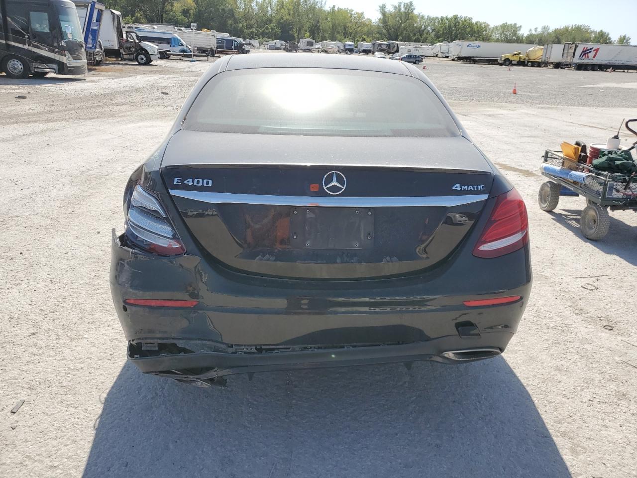 WDDZF6GBXJA418843 2018 Mercedes-Benz E 400 4Matic