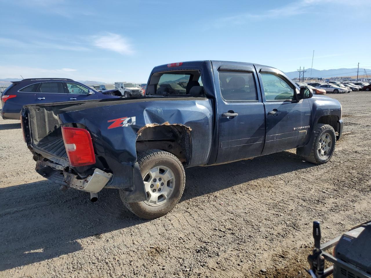 2007 Chevrolet Silverado - Image 3